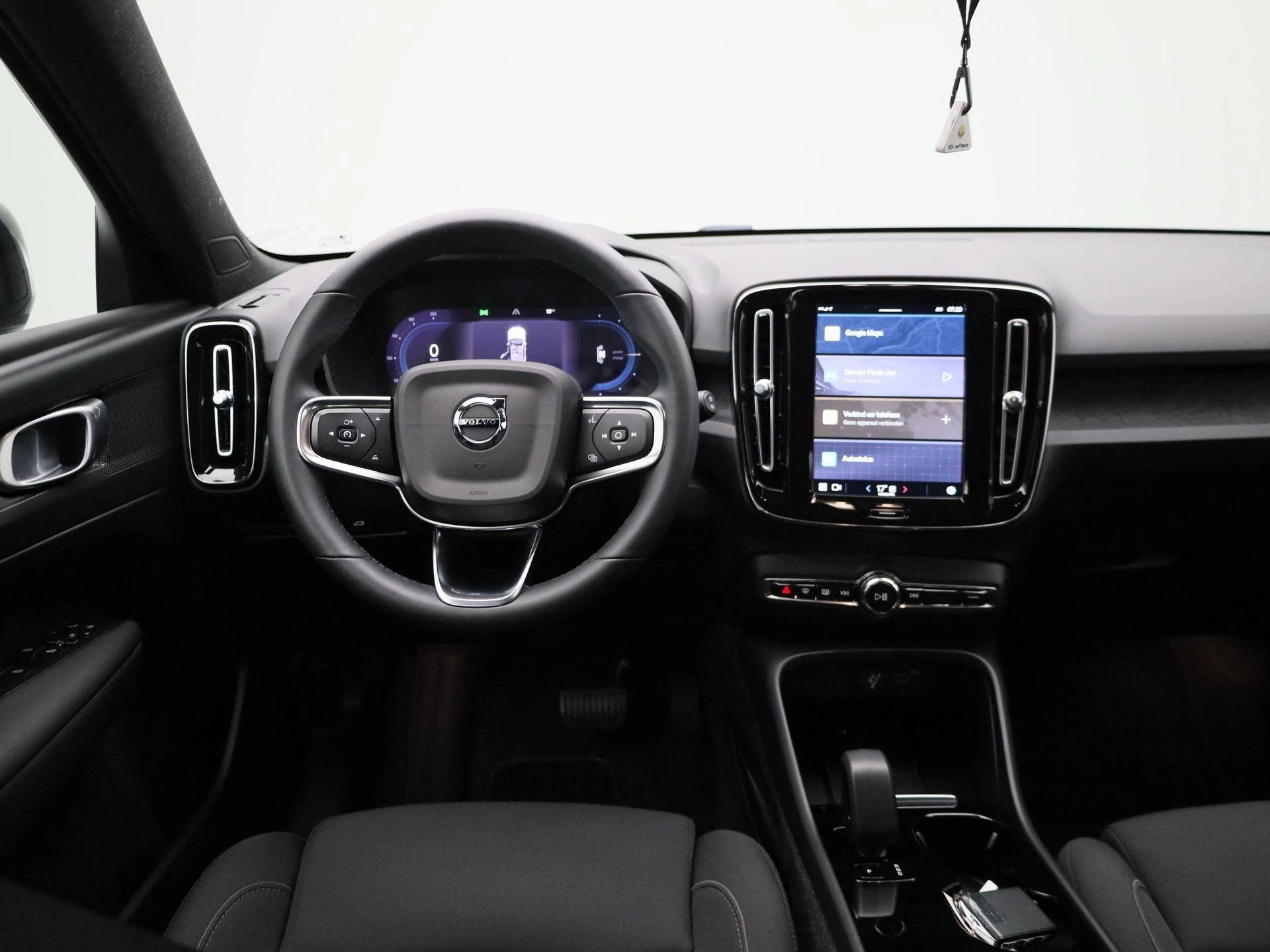 Volvo-XC40-image-8