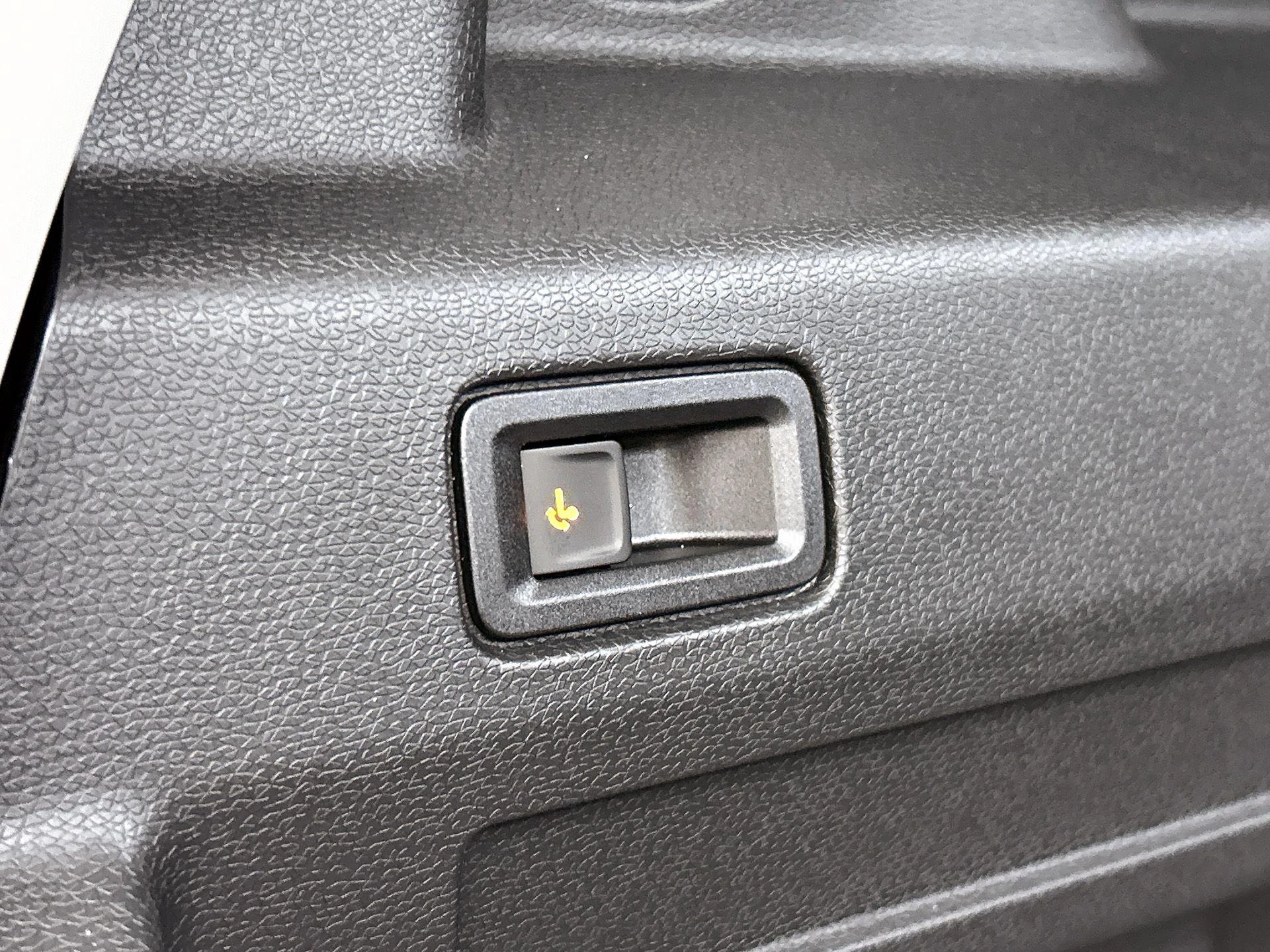 Volkswagen-ID. Buzz Cargo-image-8