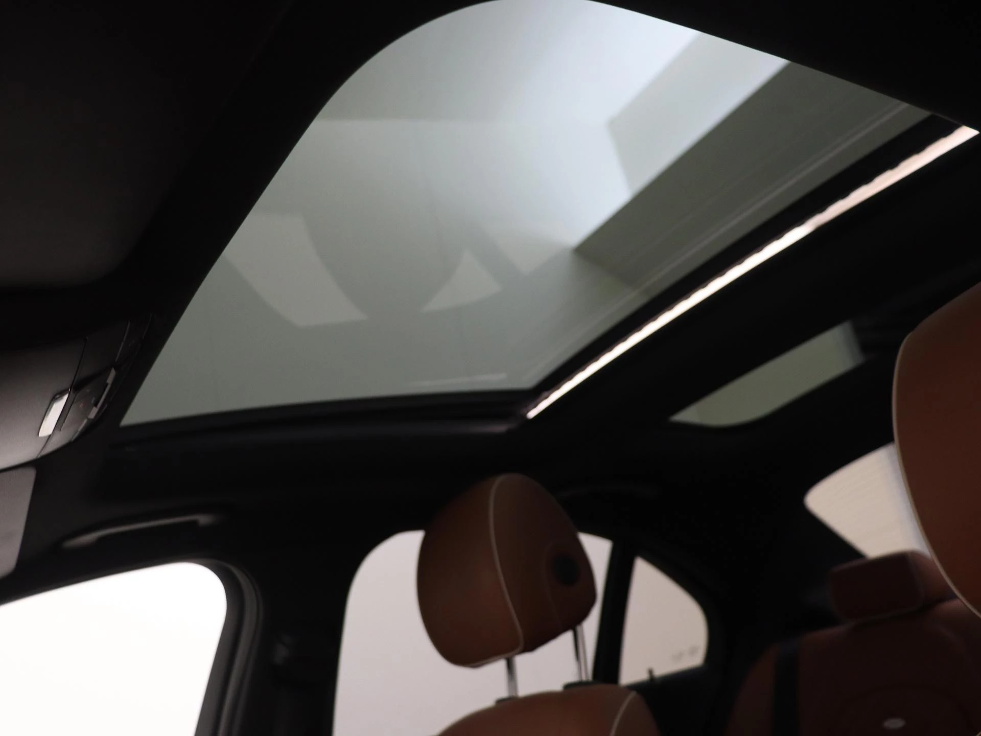 Mercedes-Benz-C-Klasse-image-36