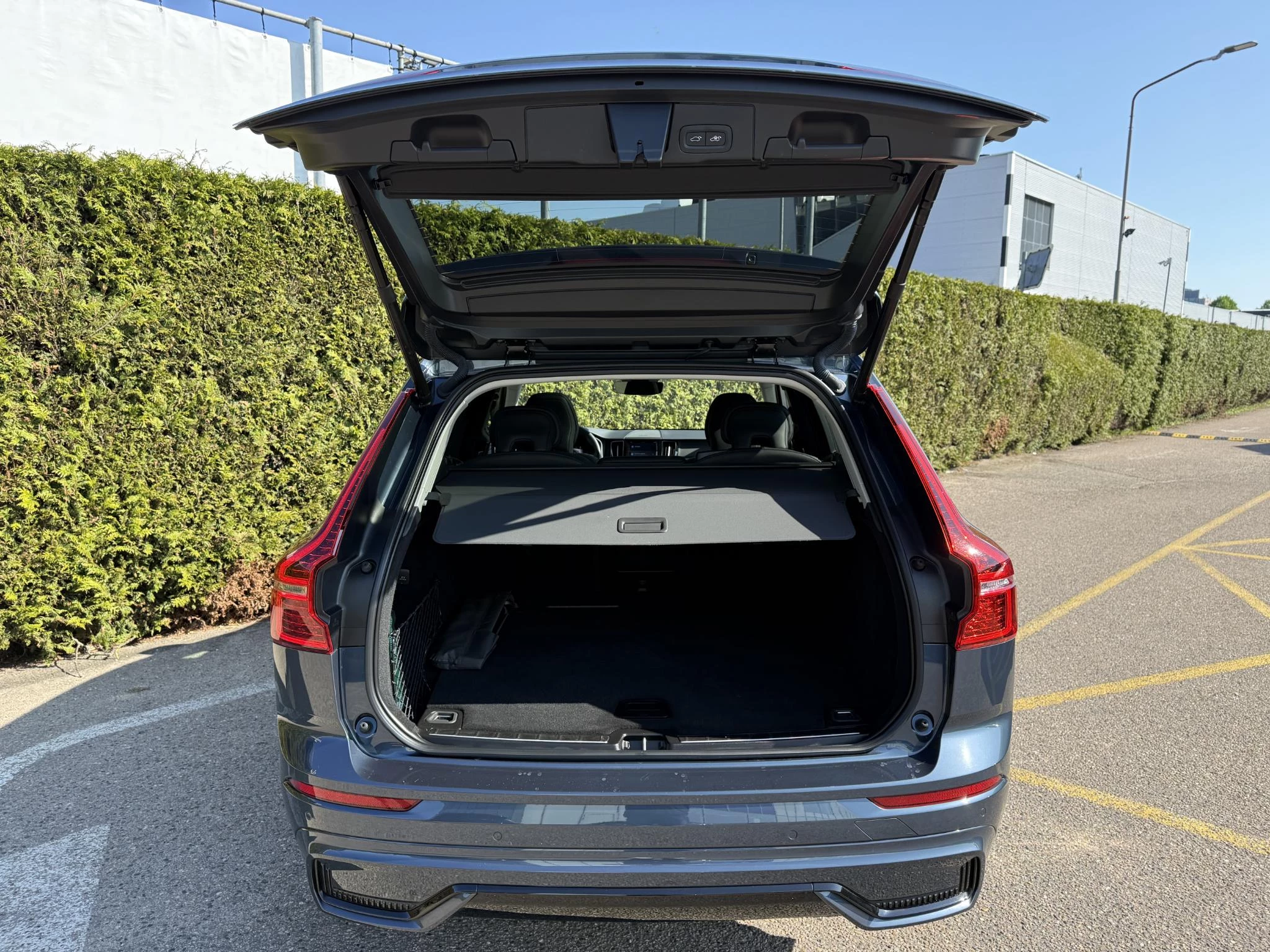 Volvo XC60 T6 Plug in Hybrid AWD Plus Dark