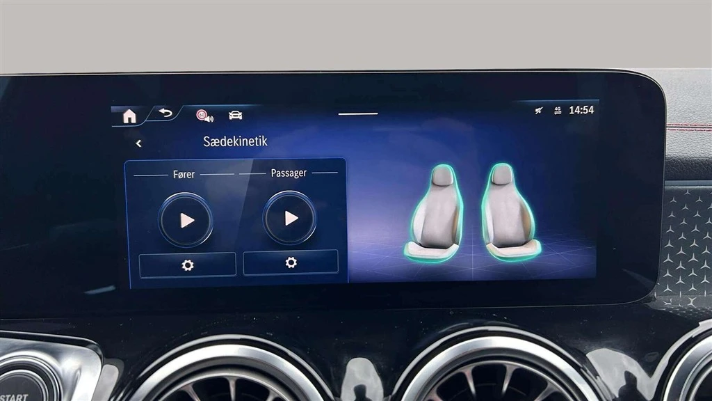 Mercedes-Benz-EQB-image-17