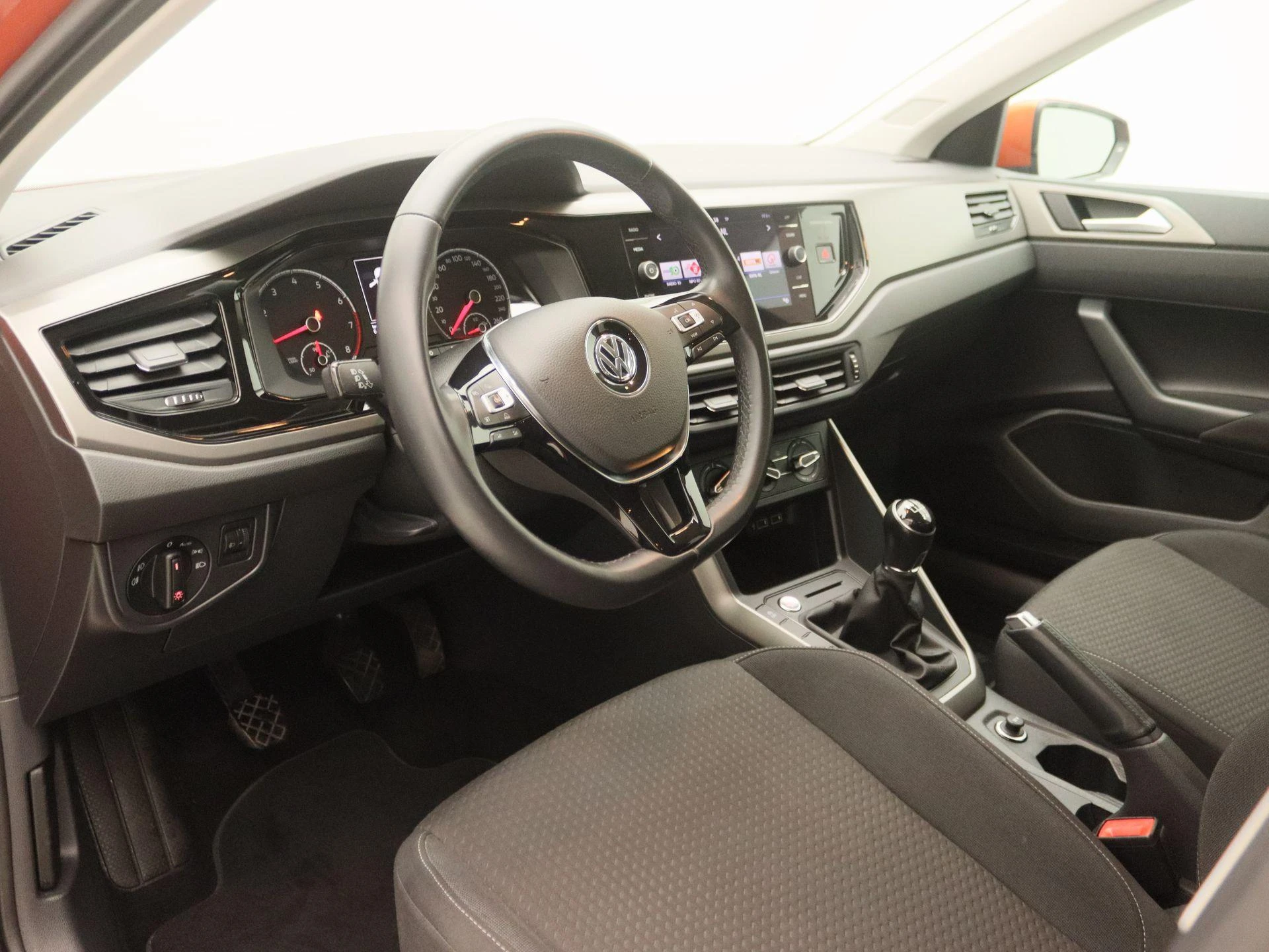 Volkswagen-Polo-image-22