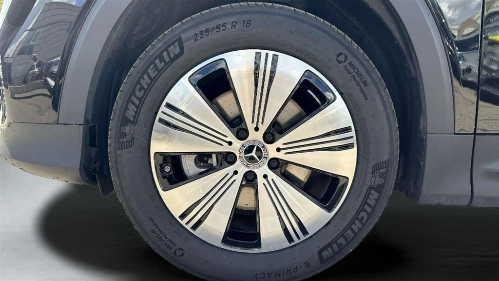 Mercedes-Benz-EQB-image-8