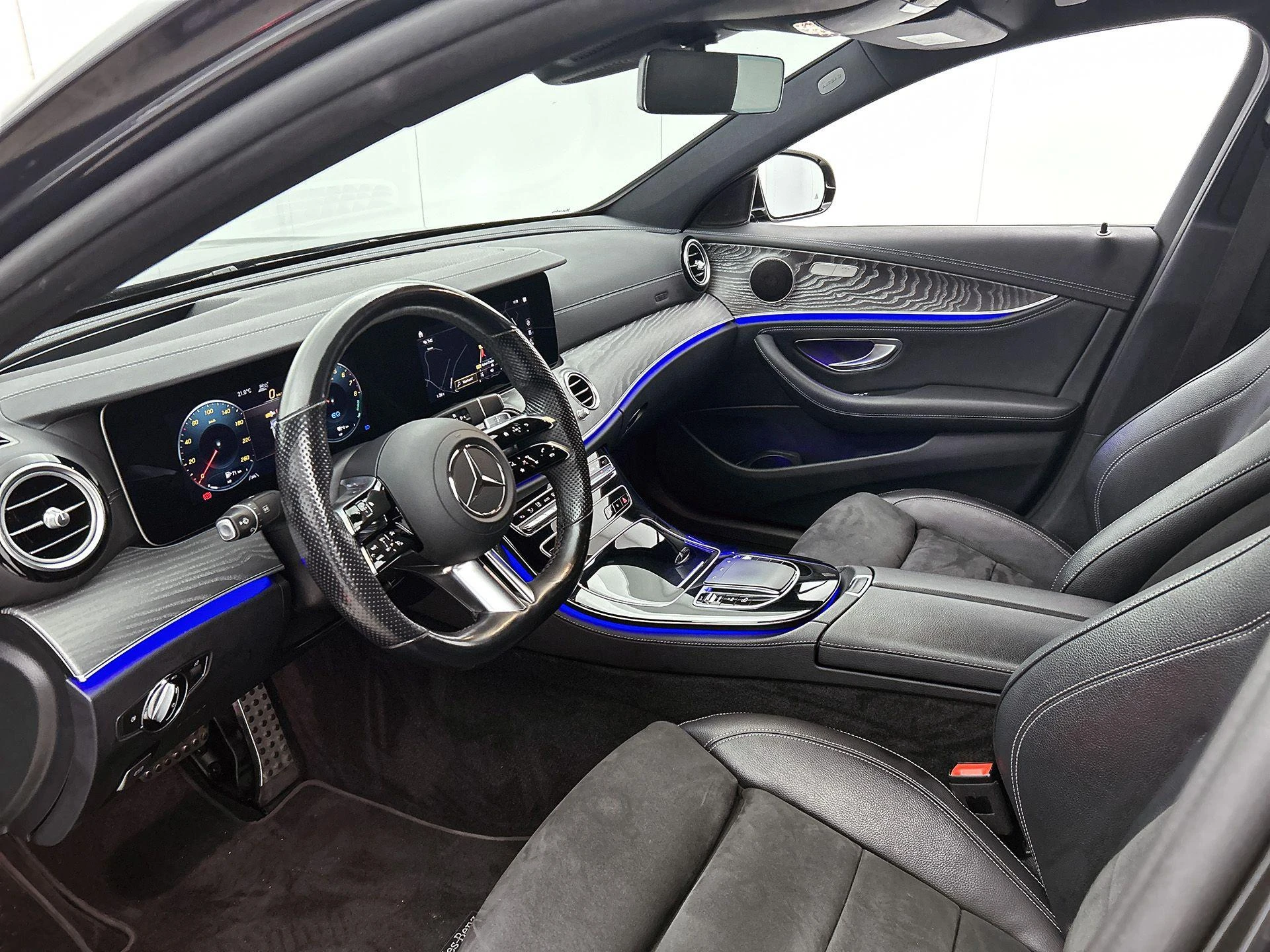 Mercedes-Benz-E-Klasse-image-24