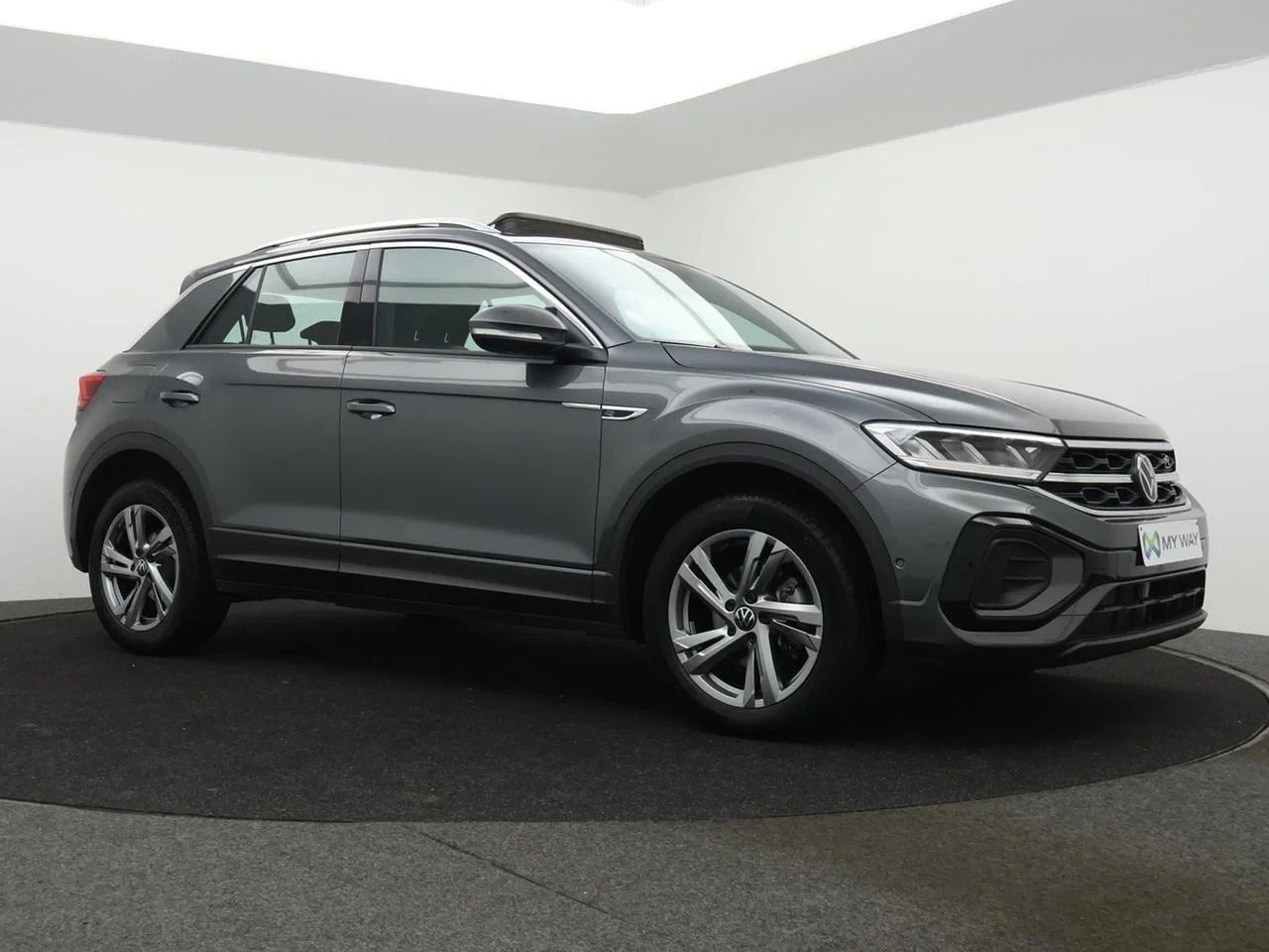Volkswagen-T-Roc-image-2