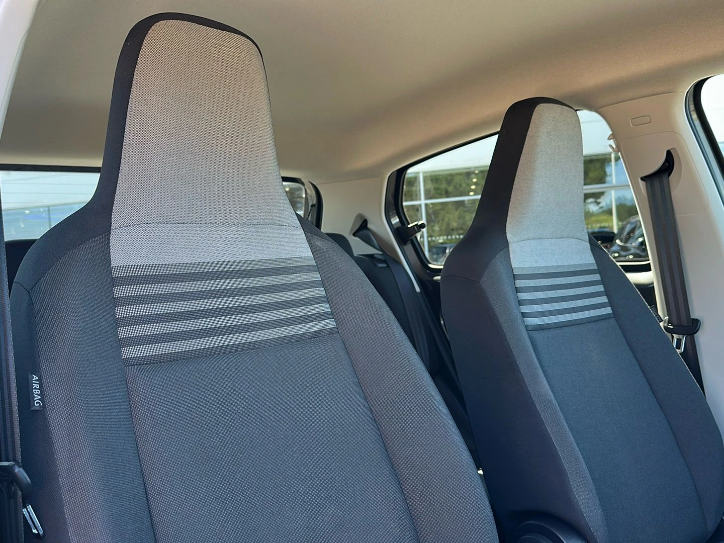 Volkswagen-up!-image-16