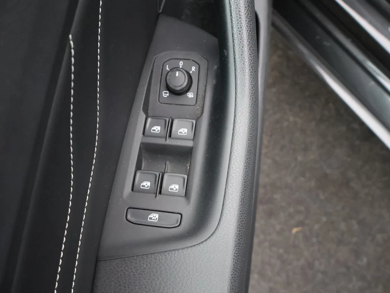 Volkswagen-Passat-image-7