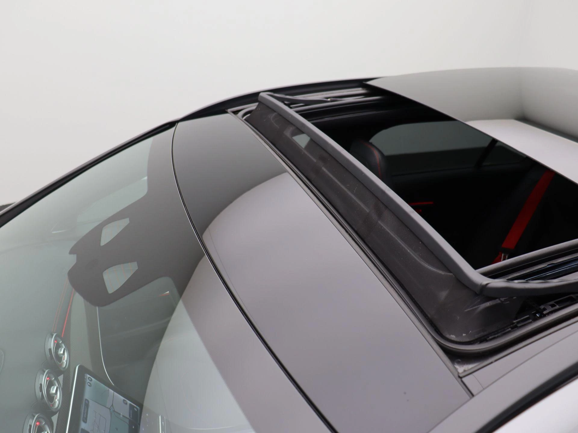 Mercedes-Benz-C-Klasse-image-18