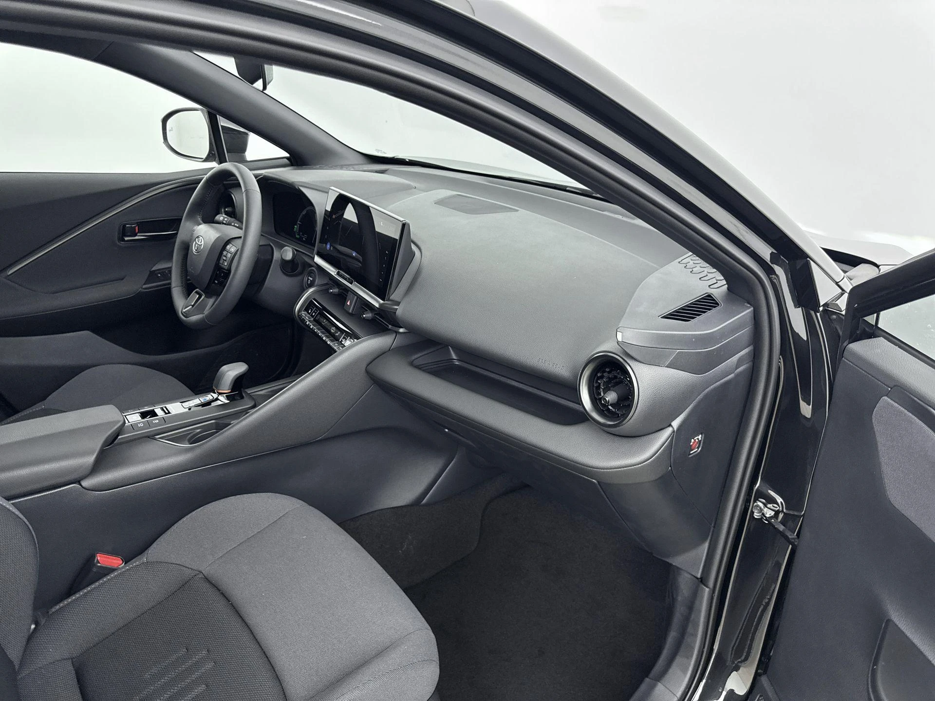 Toyota-C-HR-image-12
