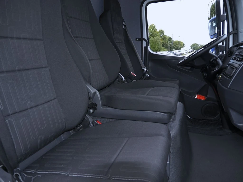 Mercedes-Benz-Atego-image-11