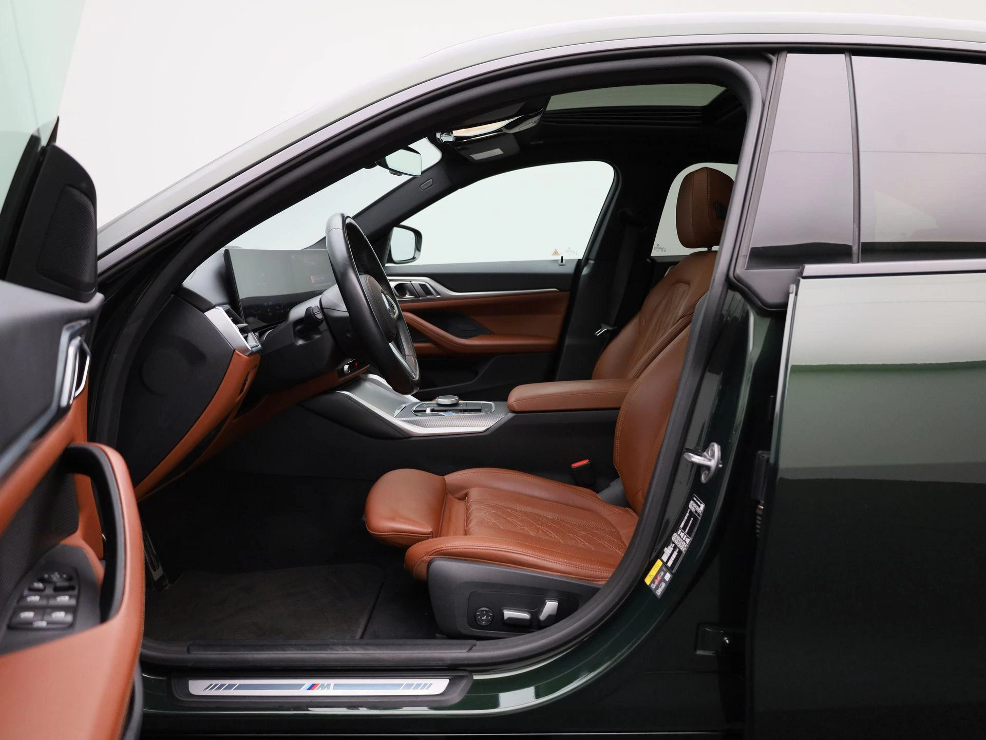 BMW-i4-image-8
