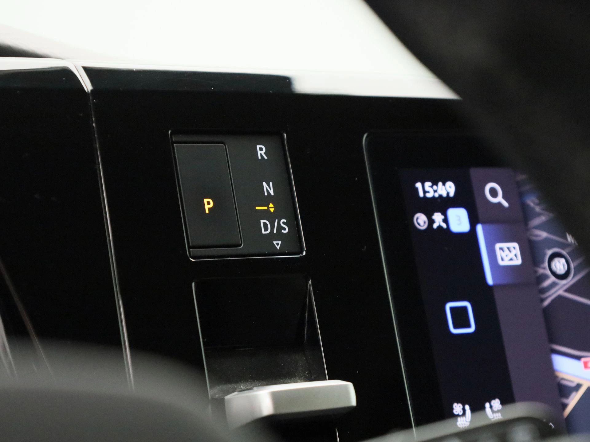 Volkswagen-Multivan-image-9