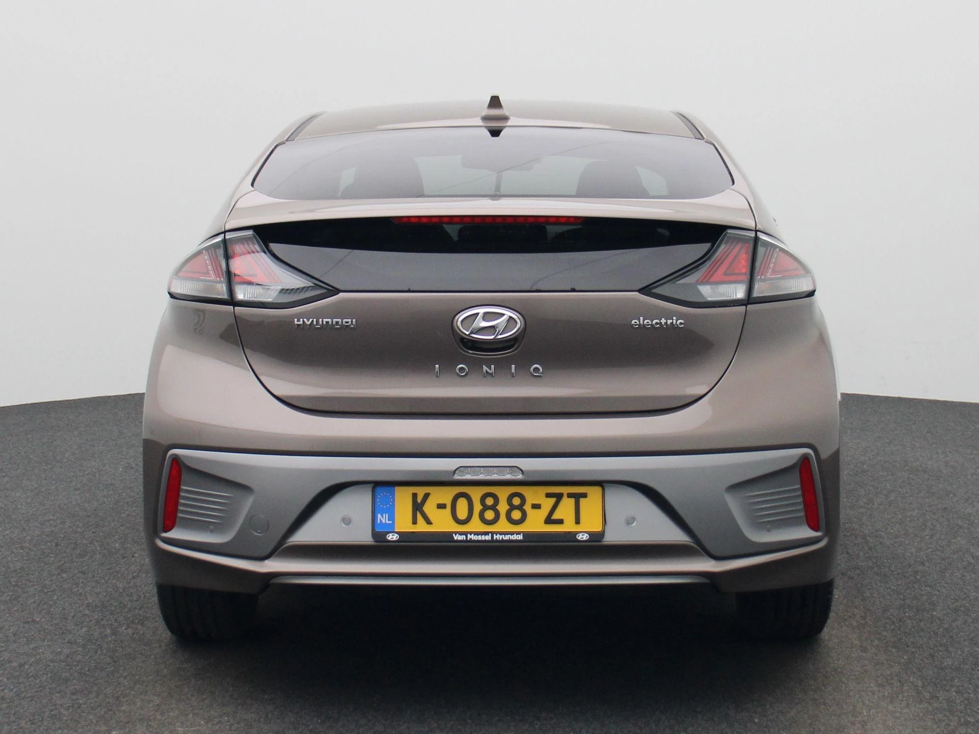 Hyundai-IONIQ-image-4