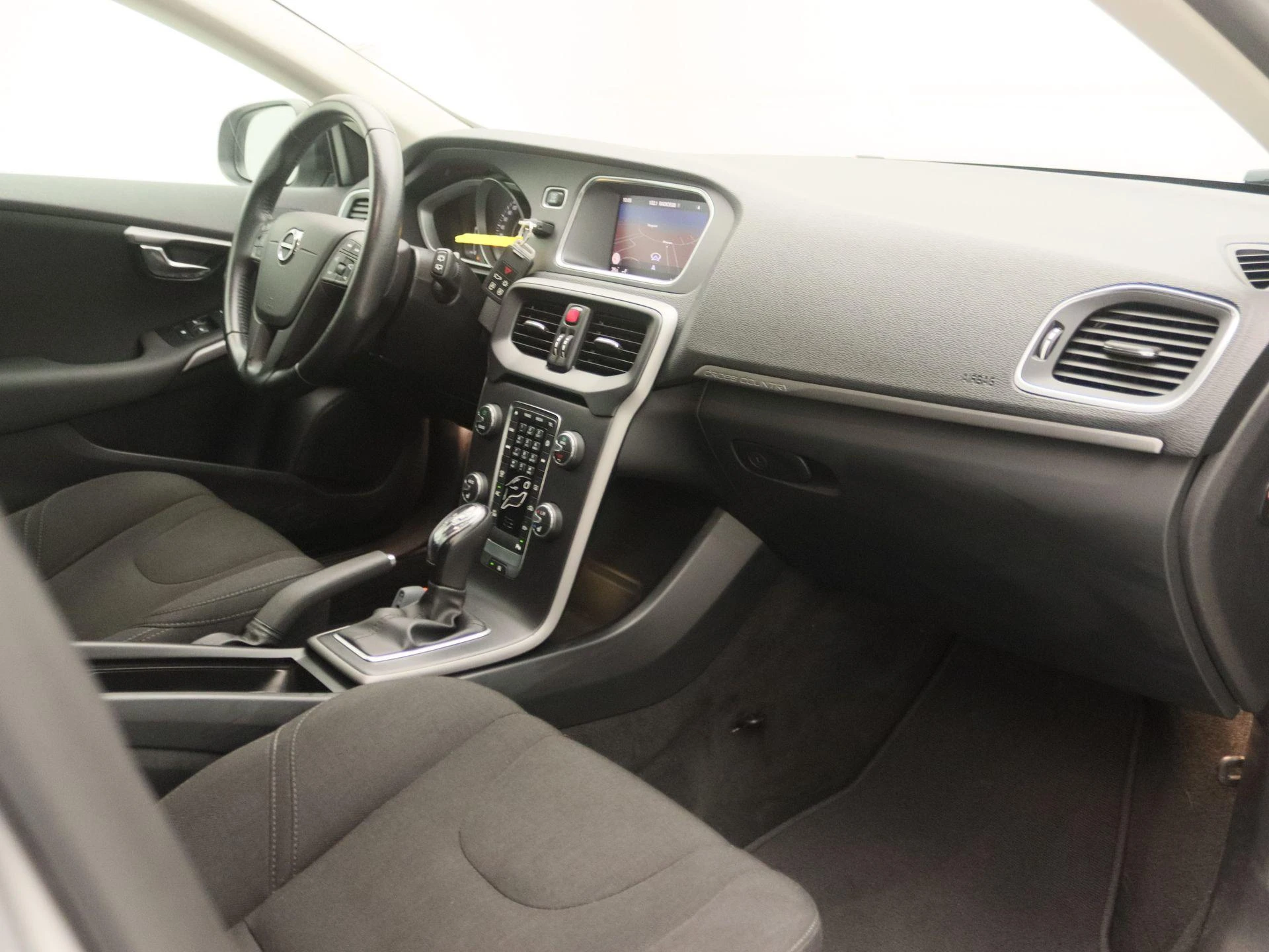 Volvo-V40-image-21
