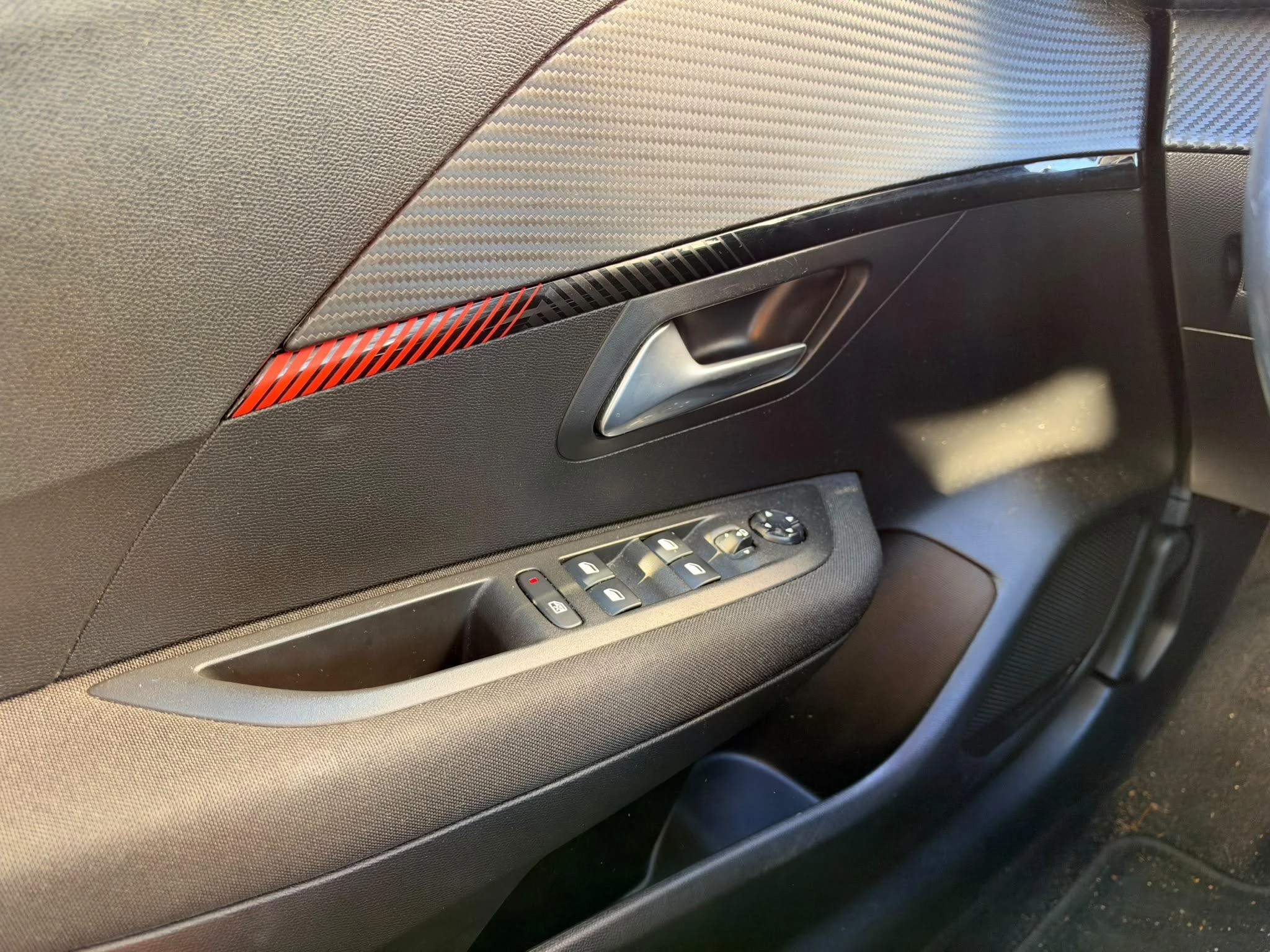 Peugeot-208-image-19