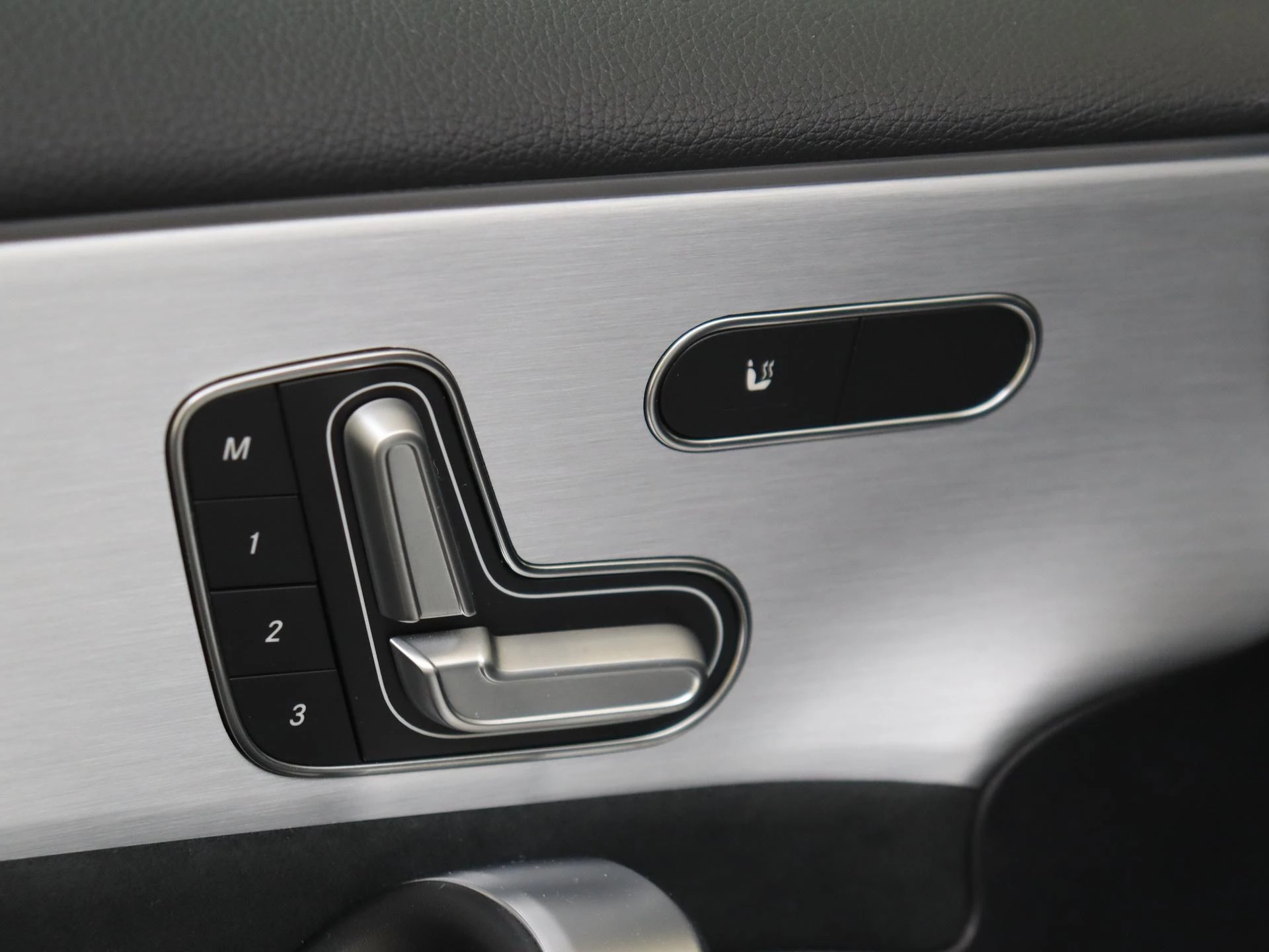 Mercedes-Benz-A-Klasse-image-25