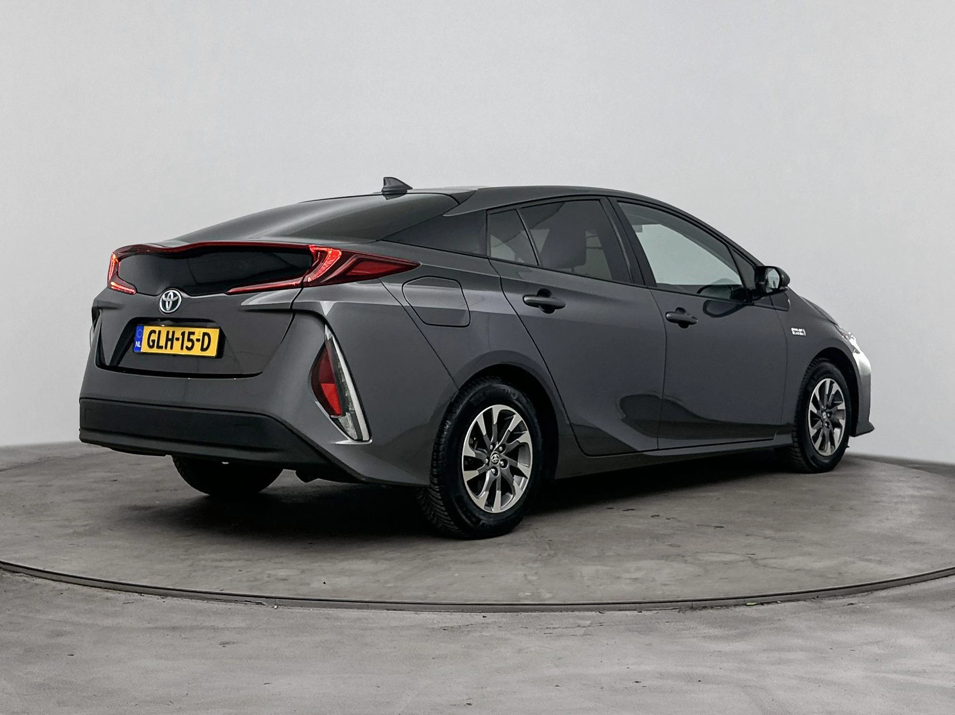 Toyota-Prius-image-3