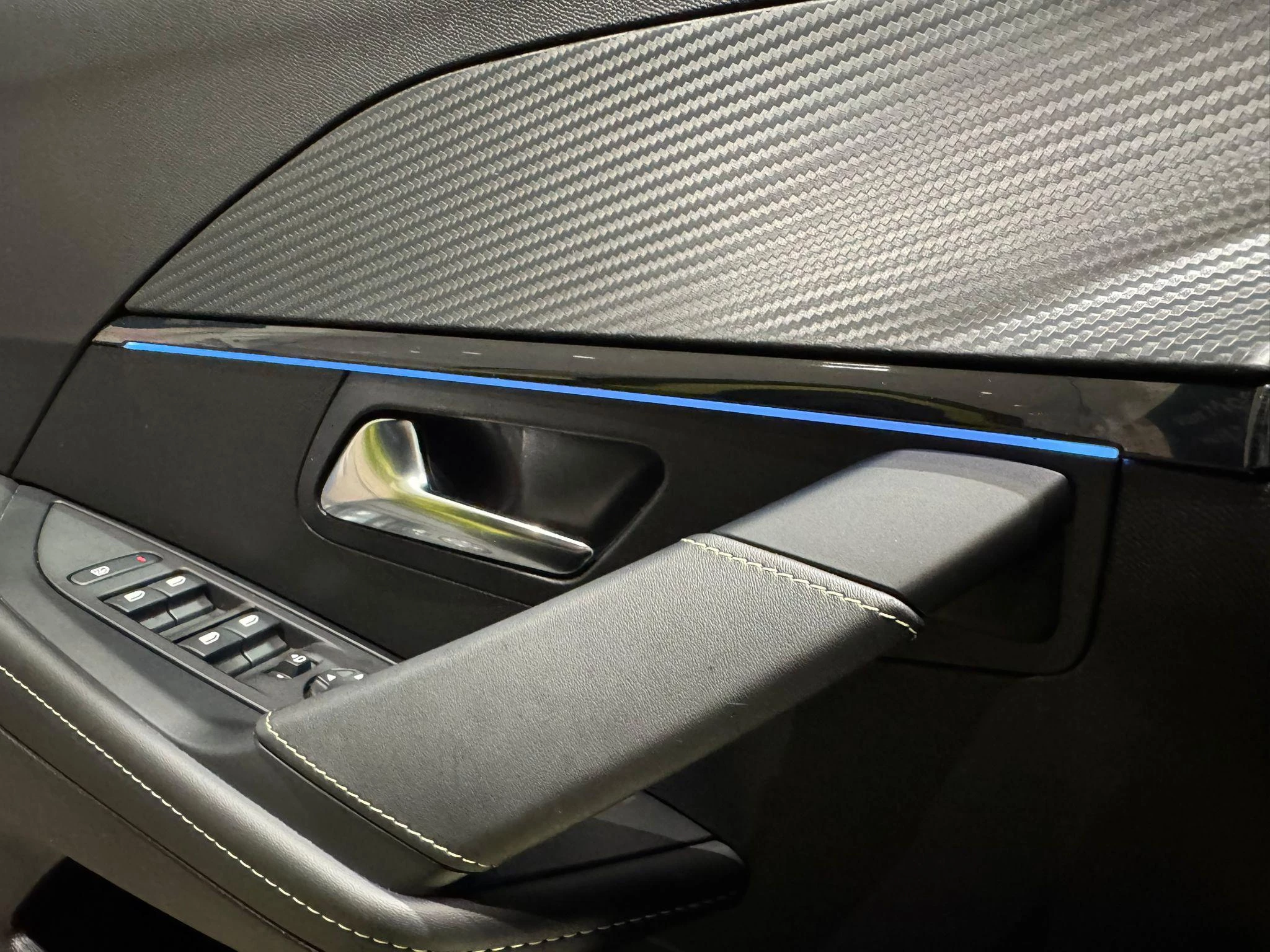 Peugeot-208-image-21