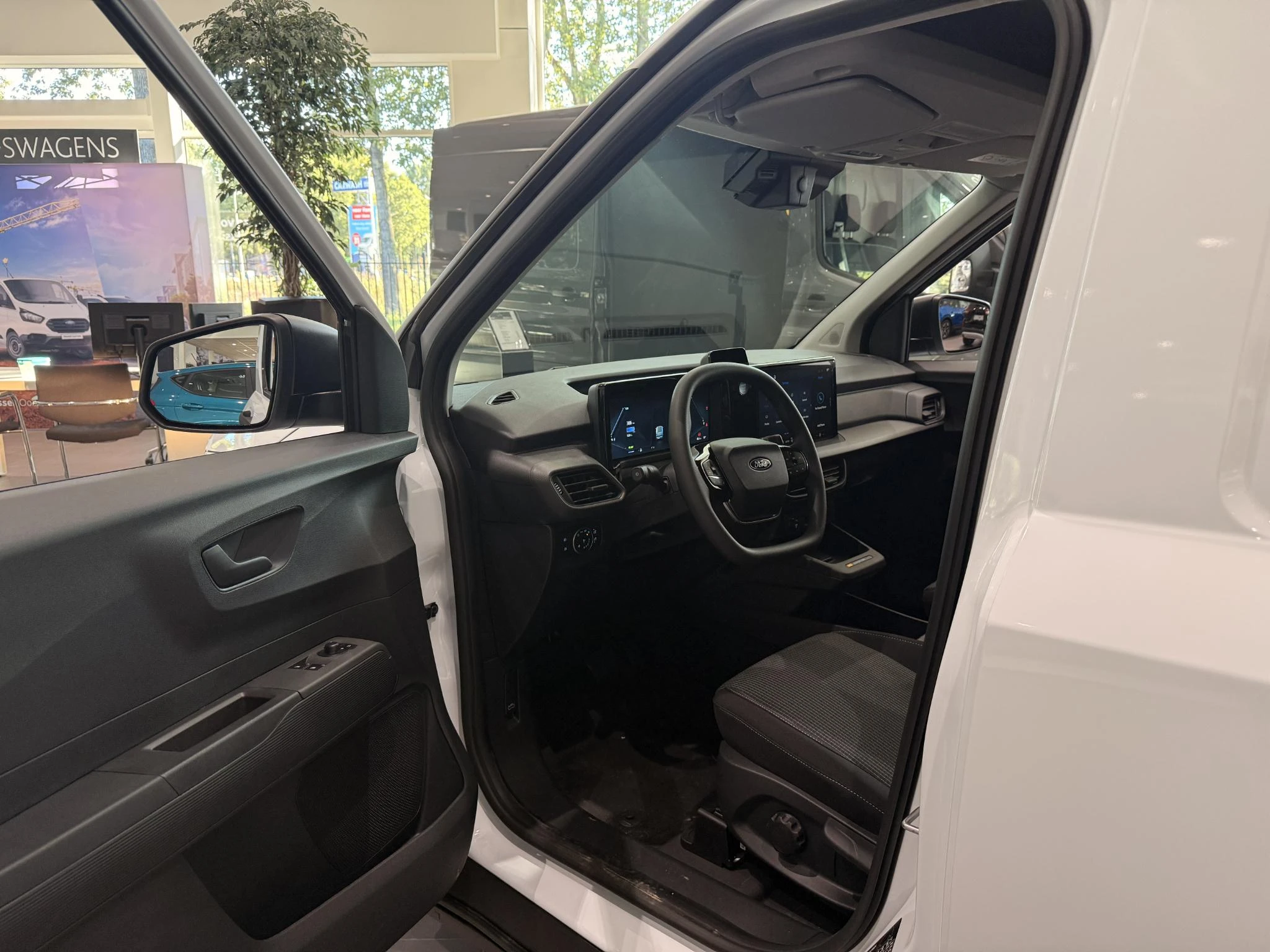 Ford-E-Transit-image-11