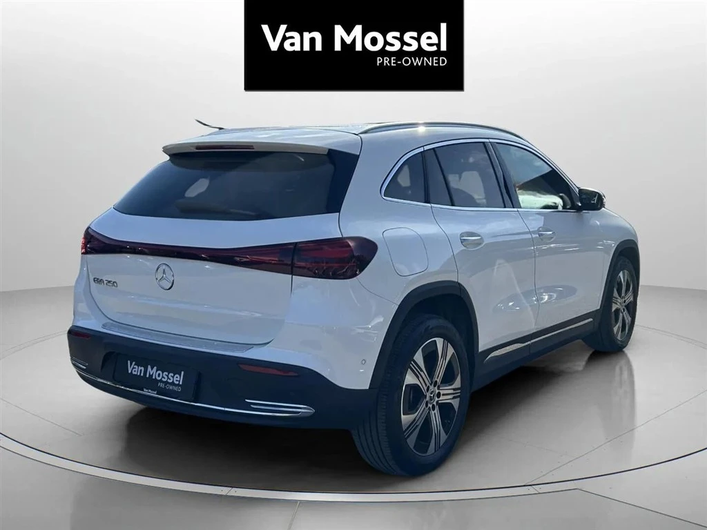 Mercedes-Benz-EQA-image-4