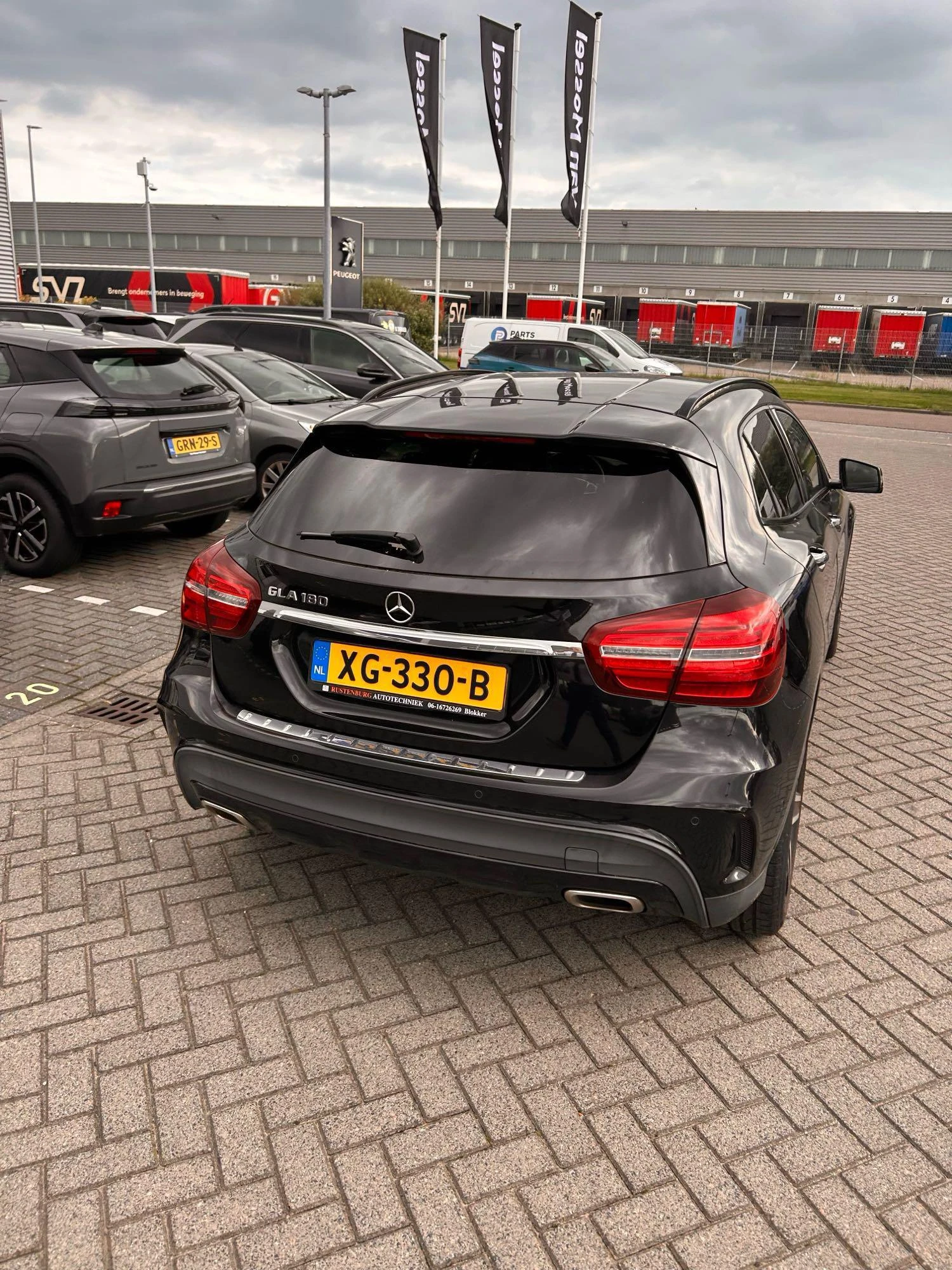 Mercedes-Benz-GLA-image-3