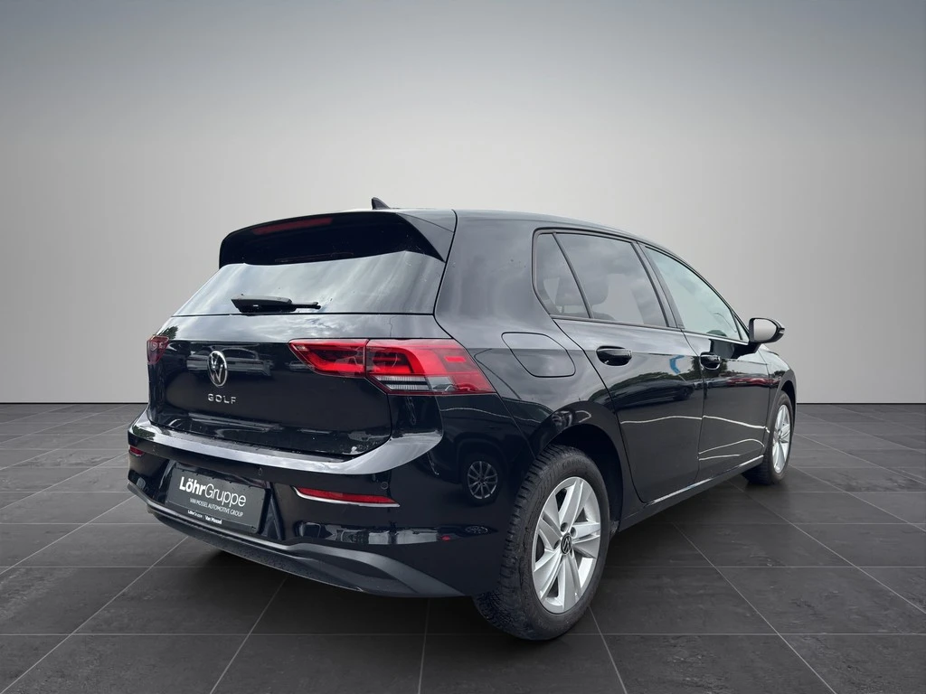 Volkswagen-Golf-image-3