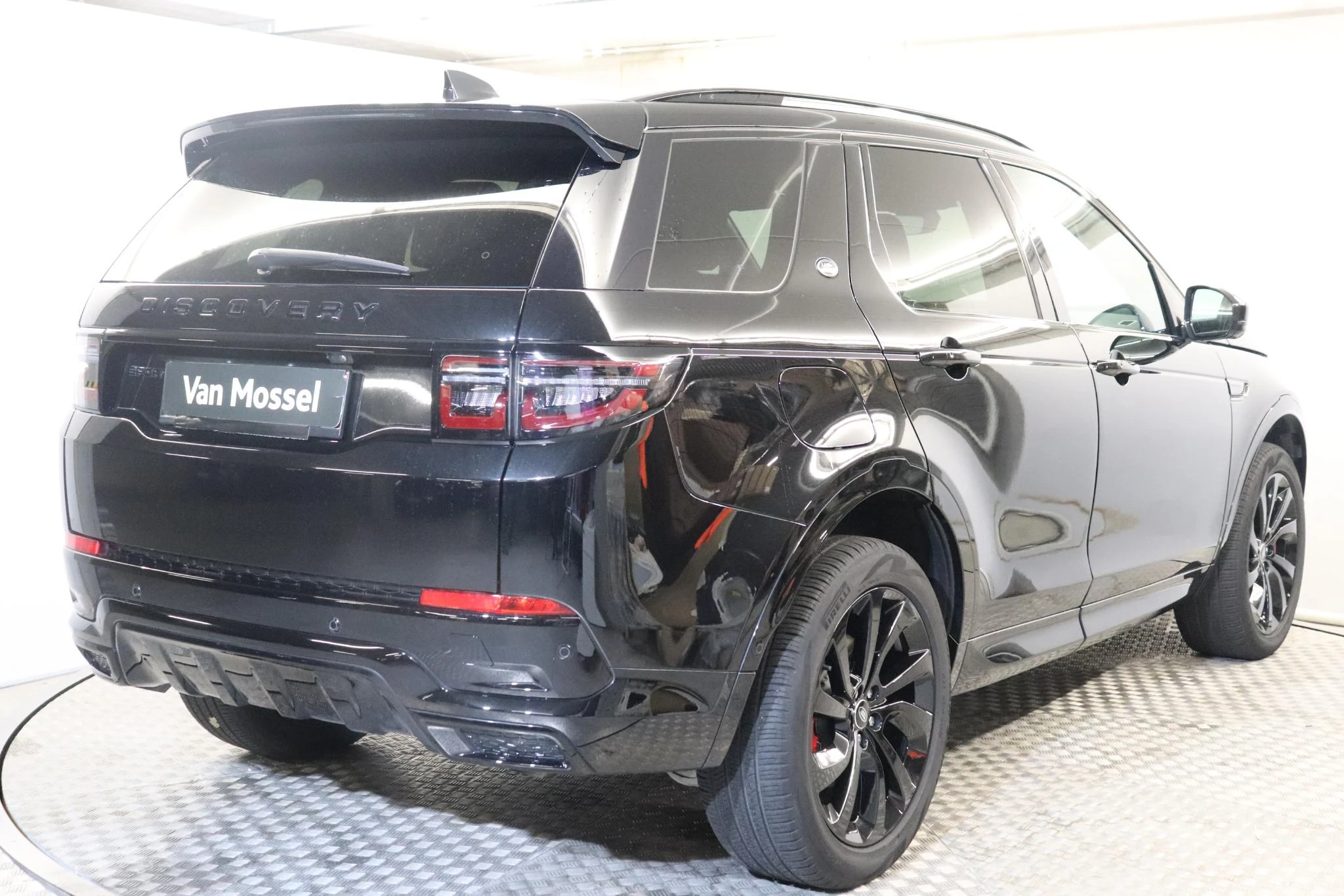 Land Rover-Discovery Sport-image-4