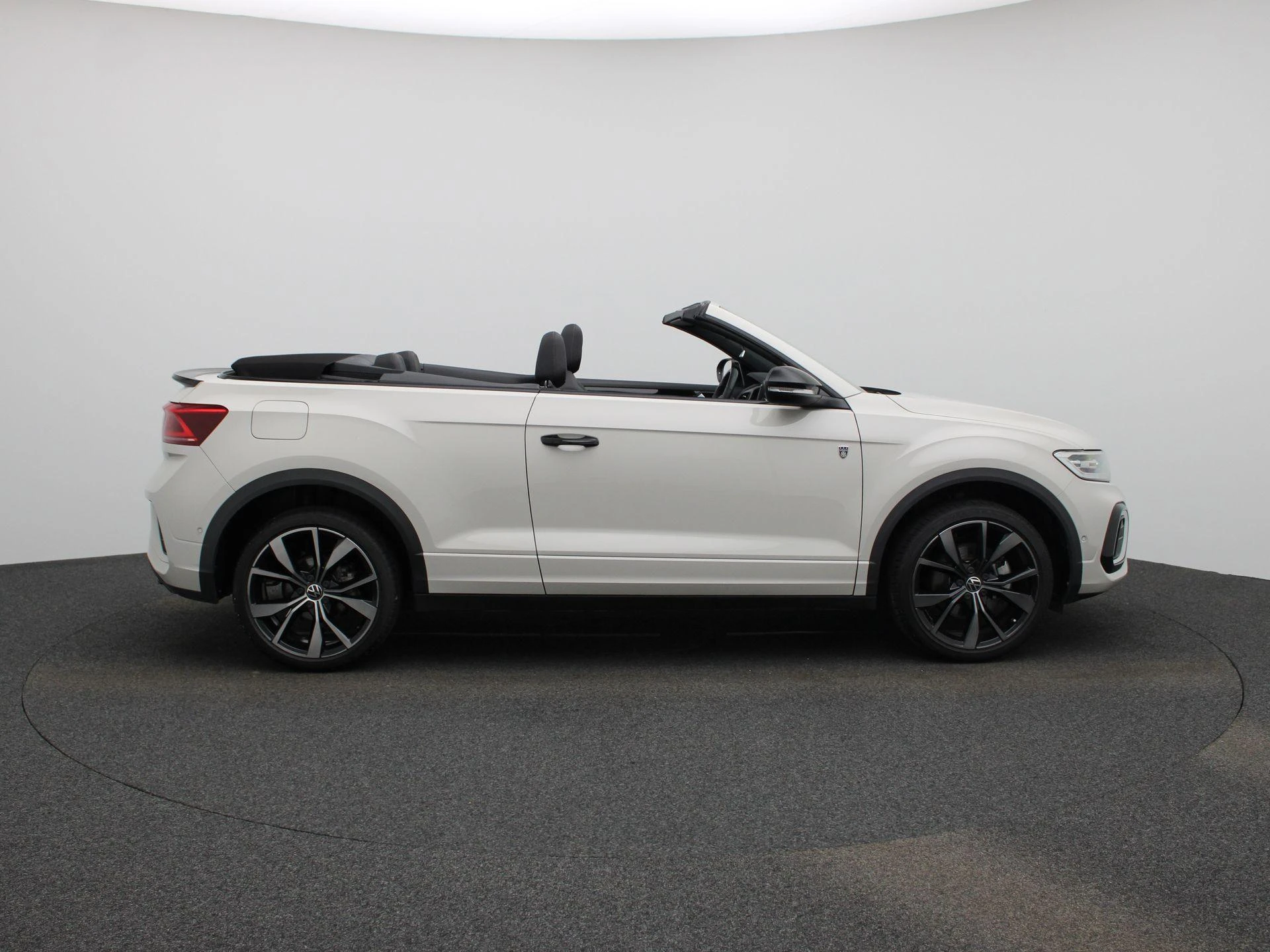 Volkswagen-T-Roc-image-5