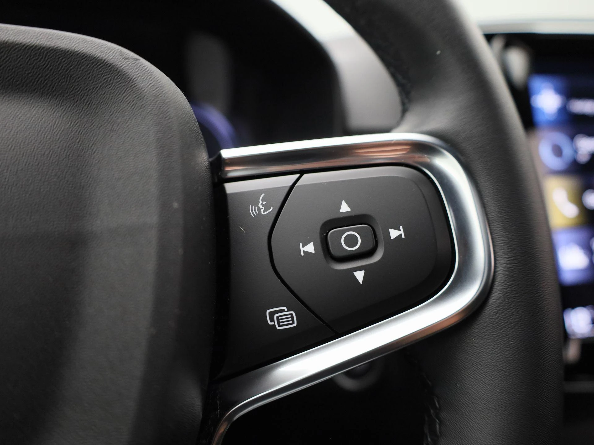 Volvo-XC40-image-20
