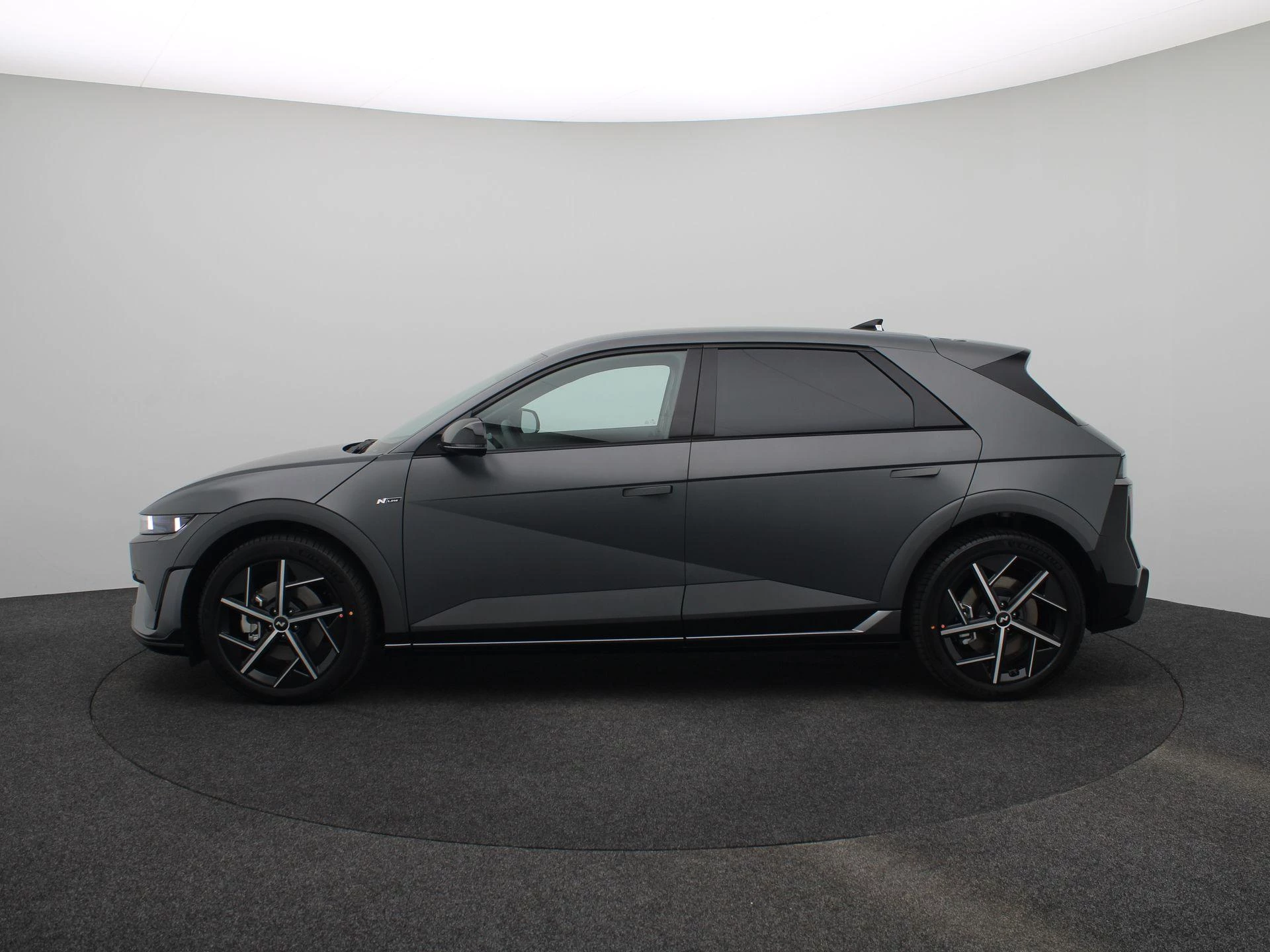 Hyundai-IONIQ 5-image-3