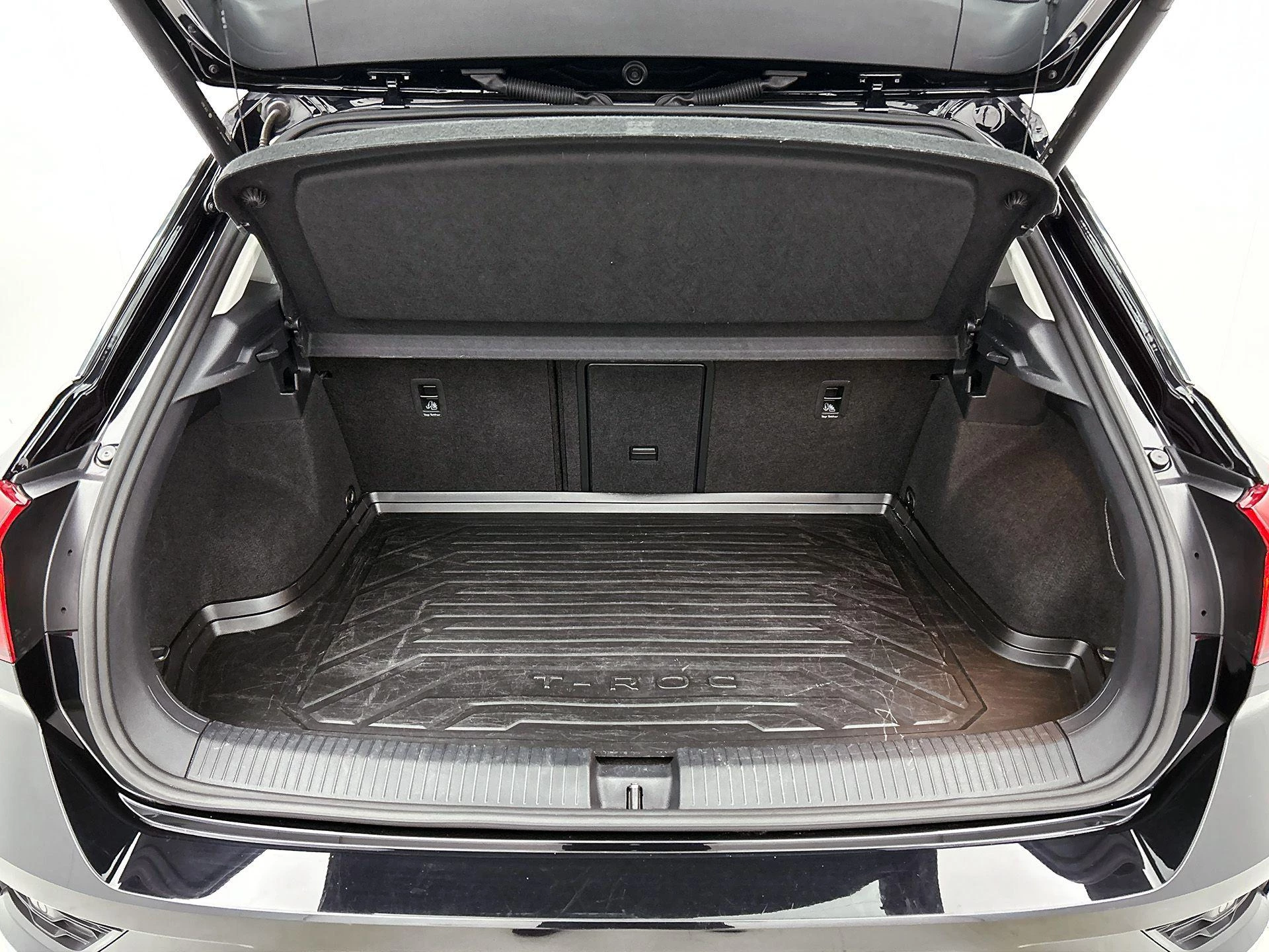 Volkswagen-T-Roc-image-29