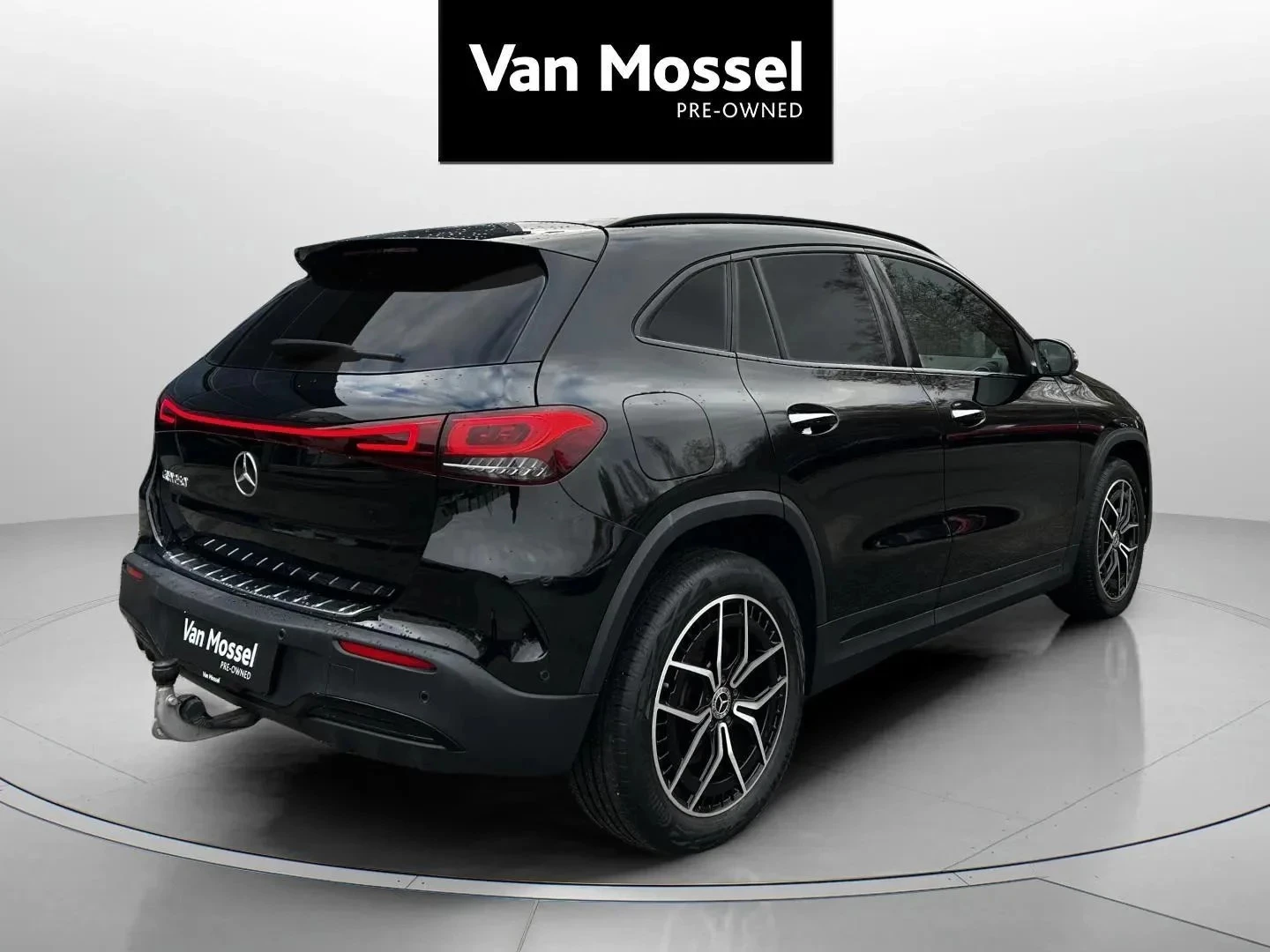 Mercedes-Benz-EQA-image-4