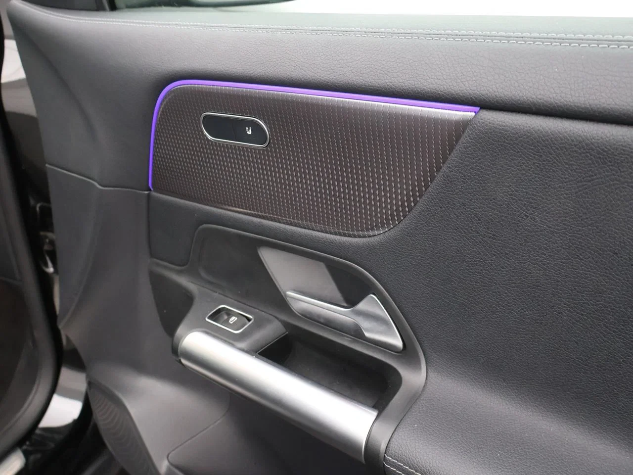 Mercedes-Benz-EQA-image-33