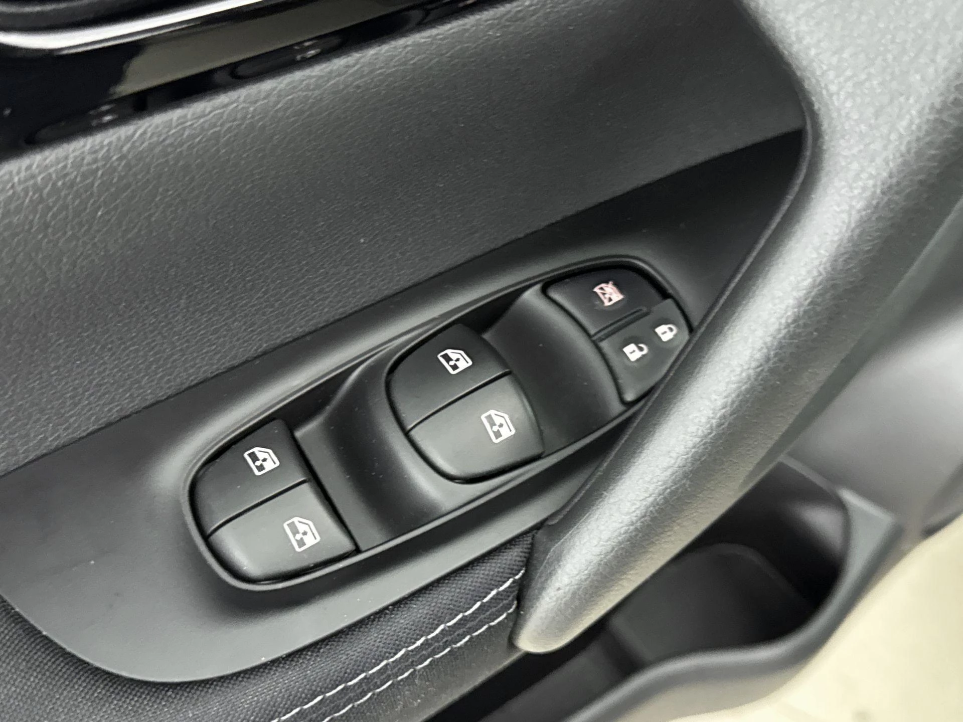 Nissan-QASHQAI-image-13