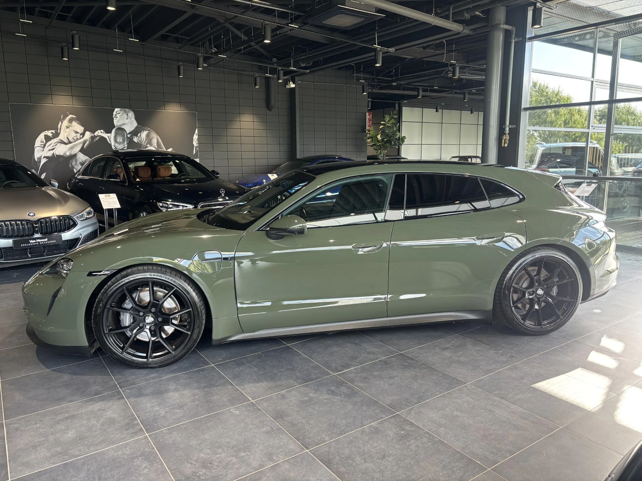 Porsche-Taycan-image-3