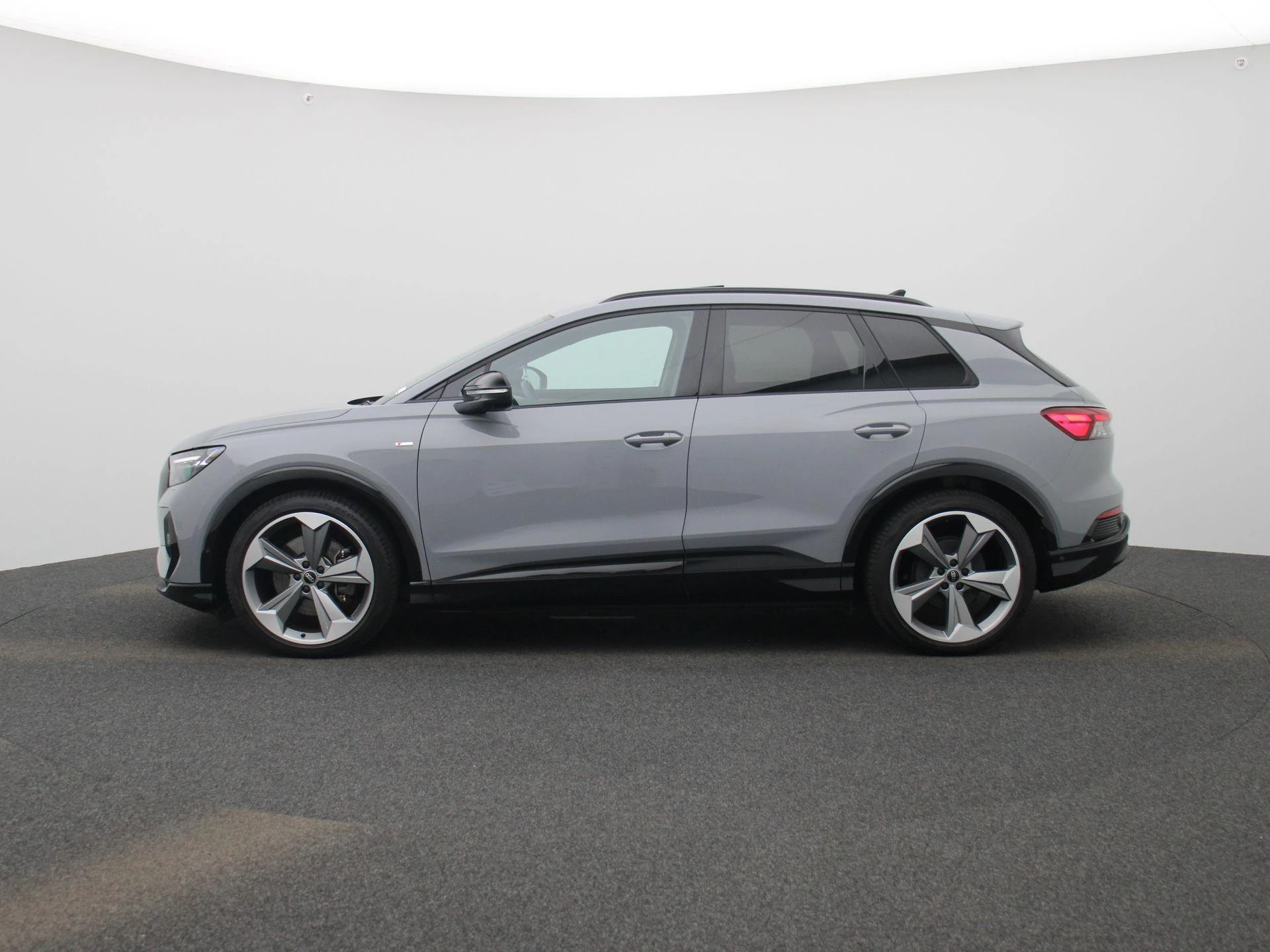 Audi-Q4 e-tron-image-3