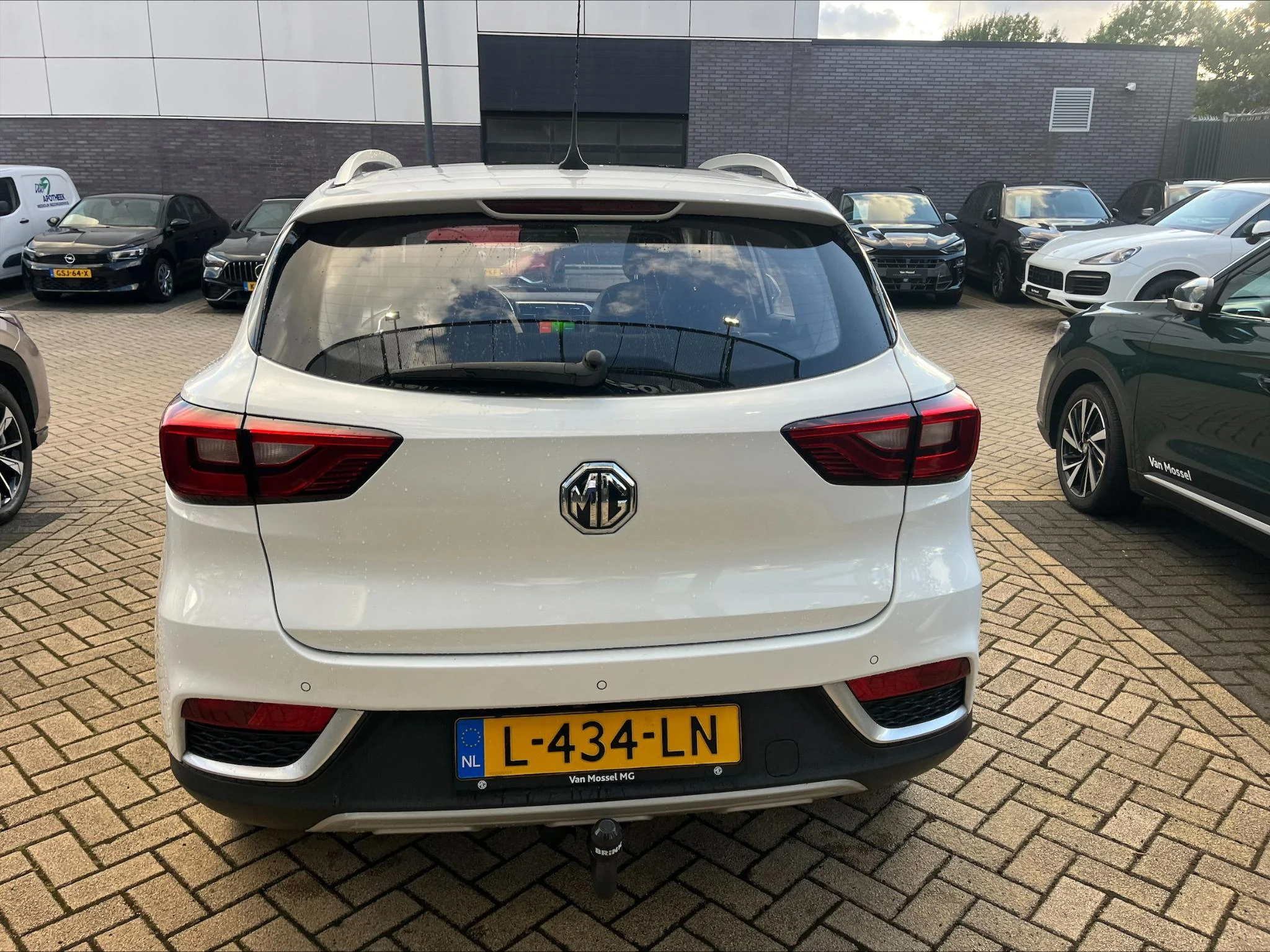 MG-ZS EV-image-6