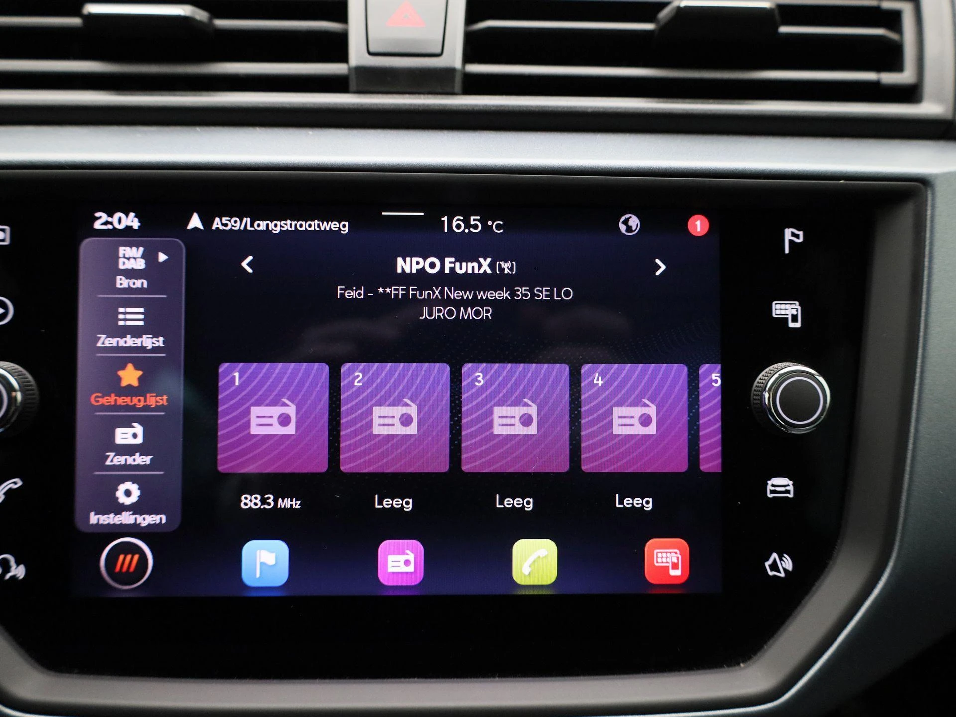 SEAT-Arona-image-13
