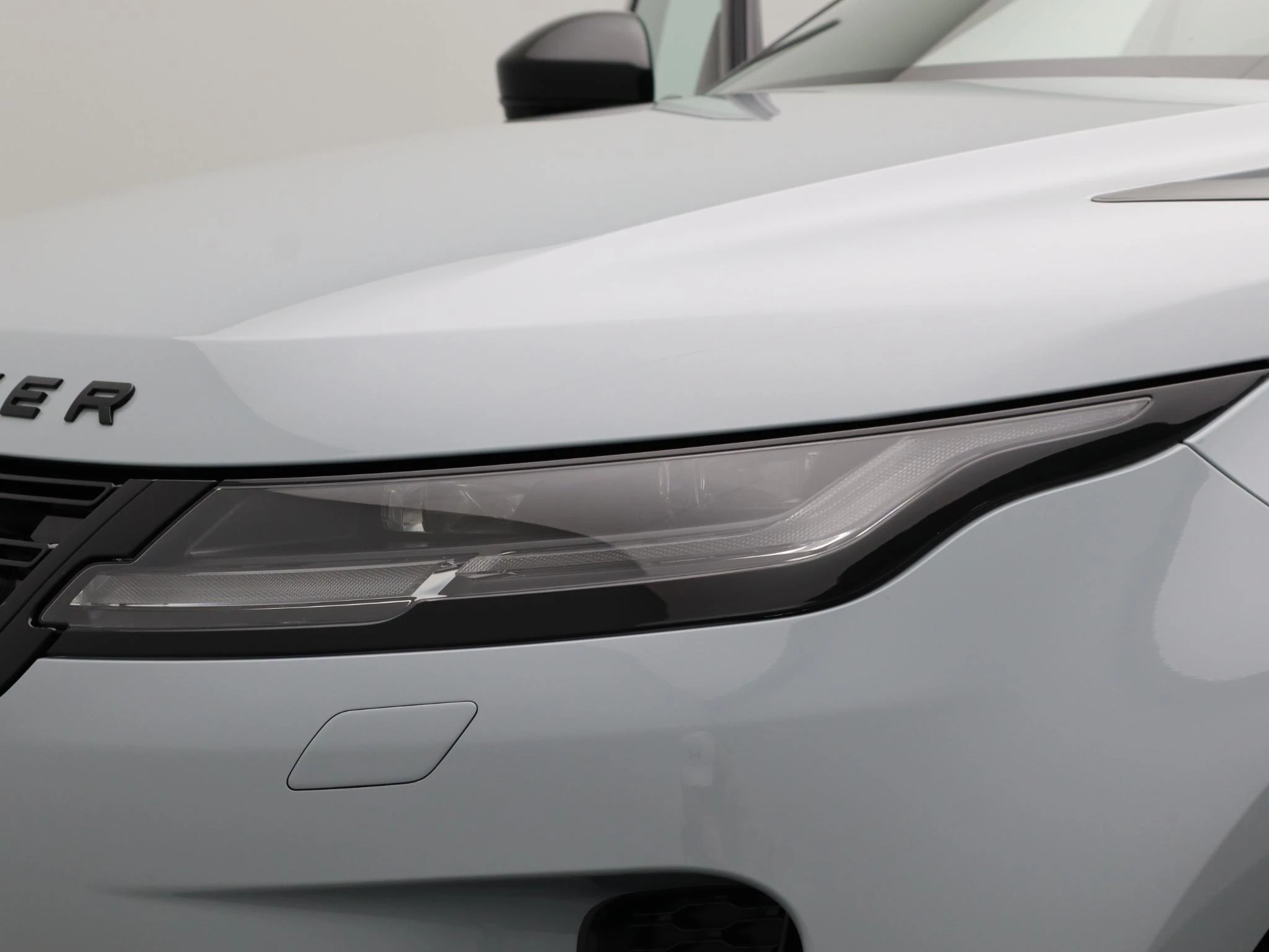 Land Rover-Range Rover Evoque-image-13