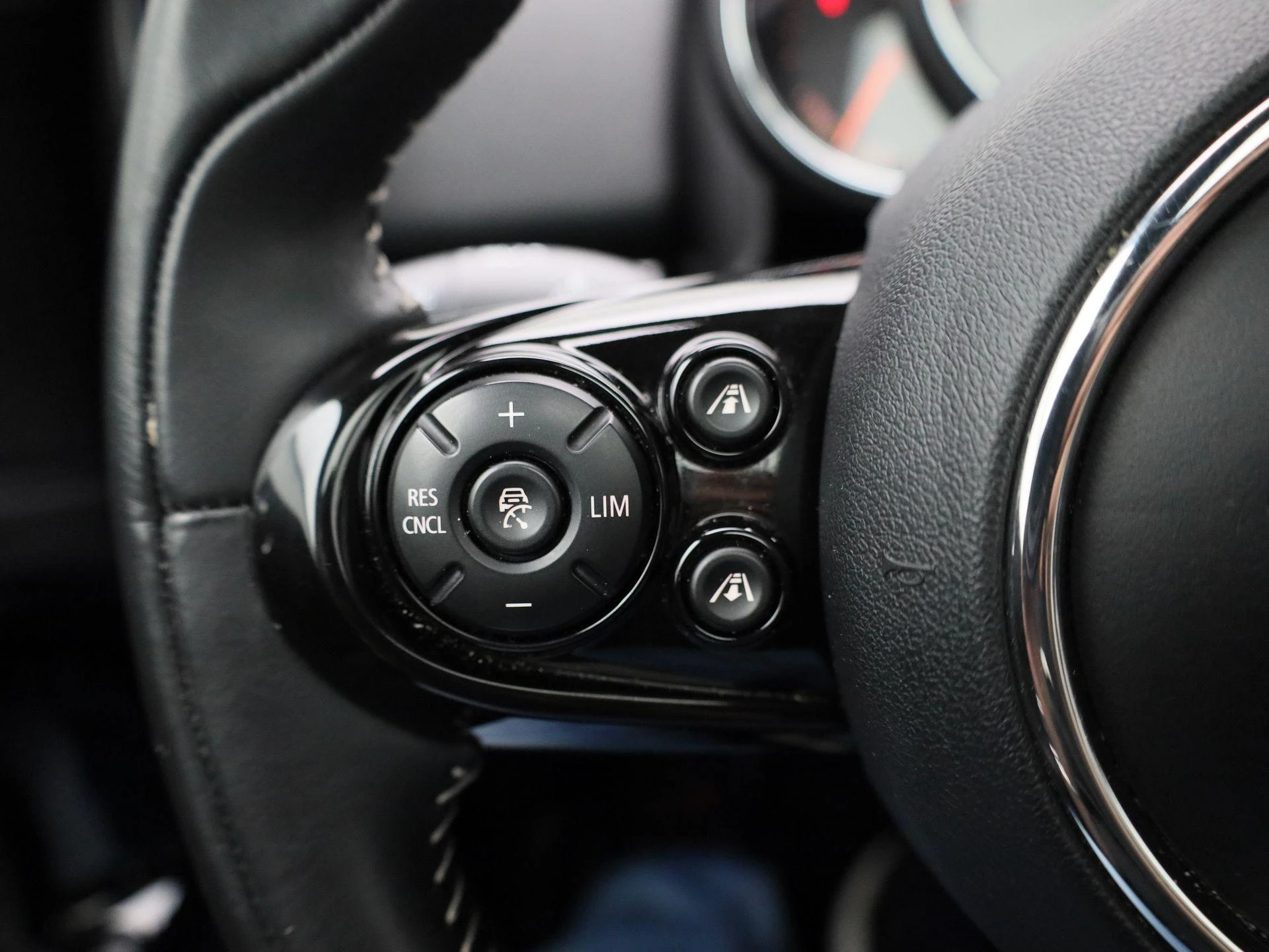 MINI-Countryman-image-21