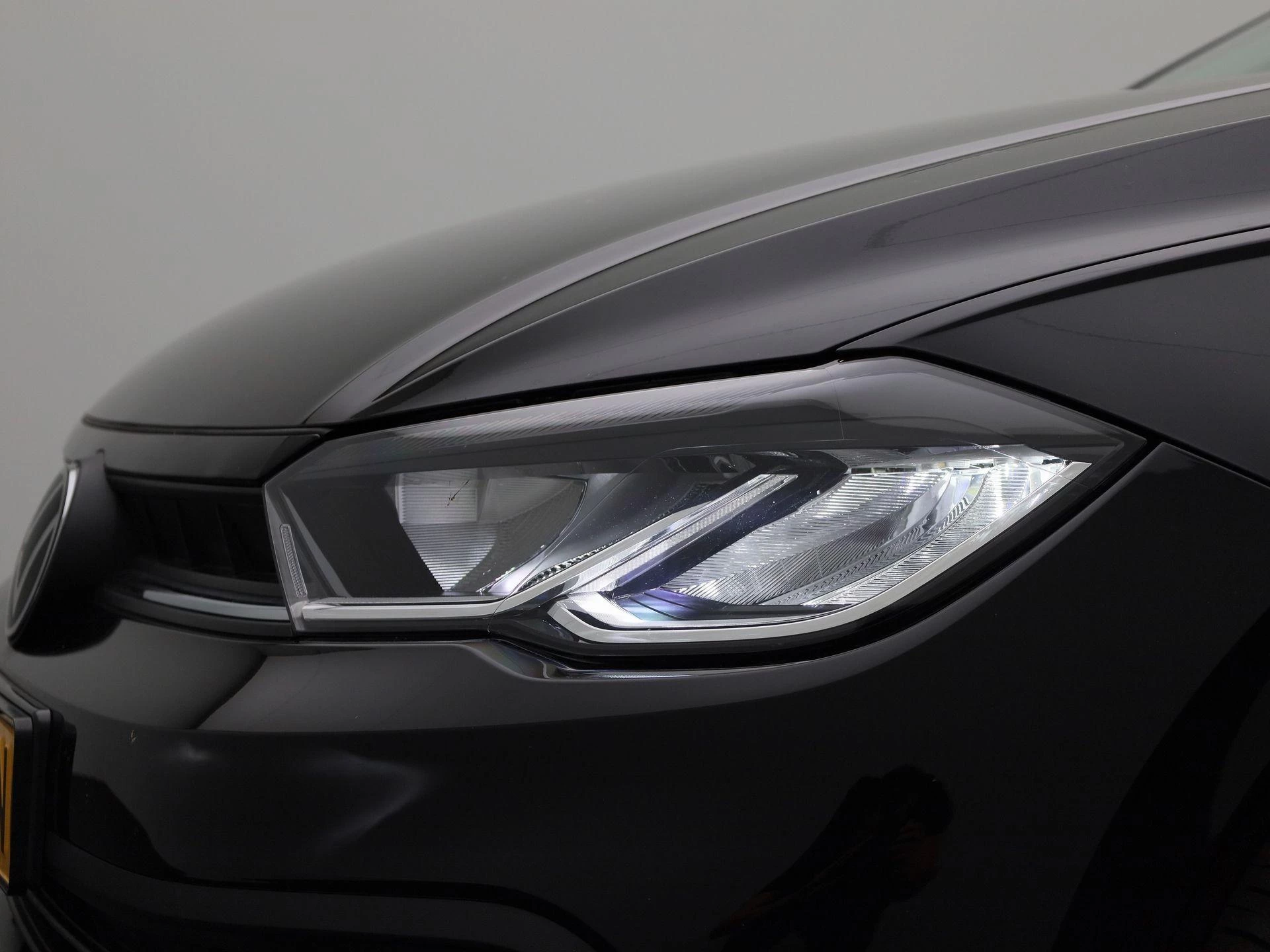 Volkswagen-Polo-image-9