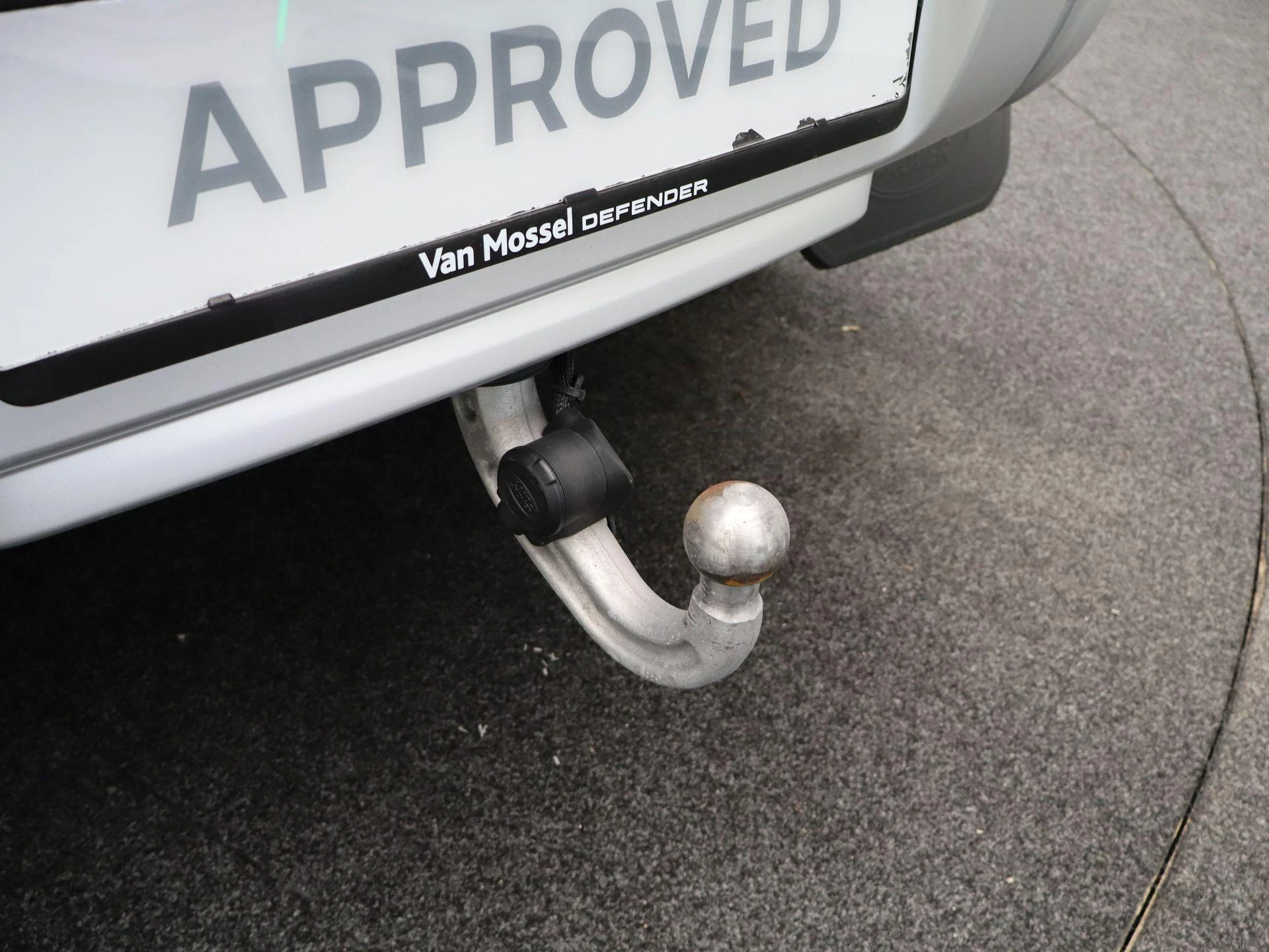 Land Rover-Defender-image-30