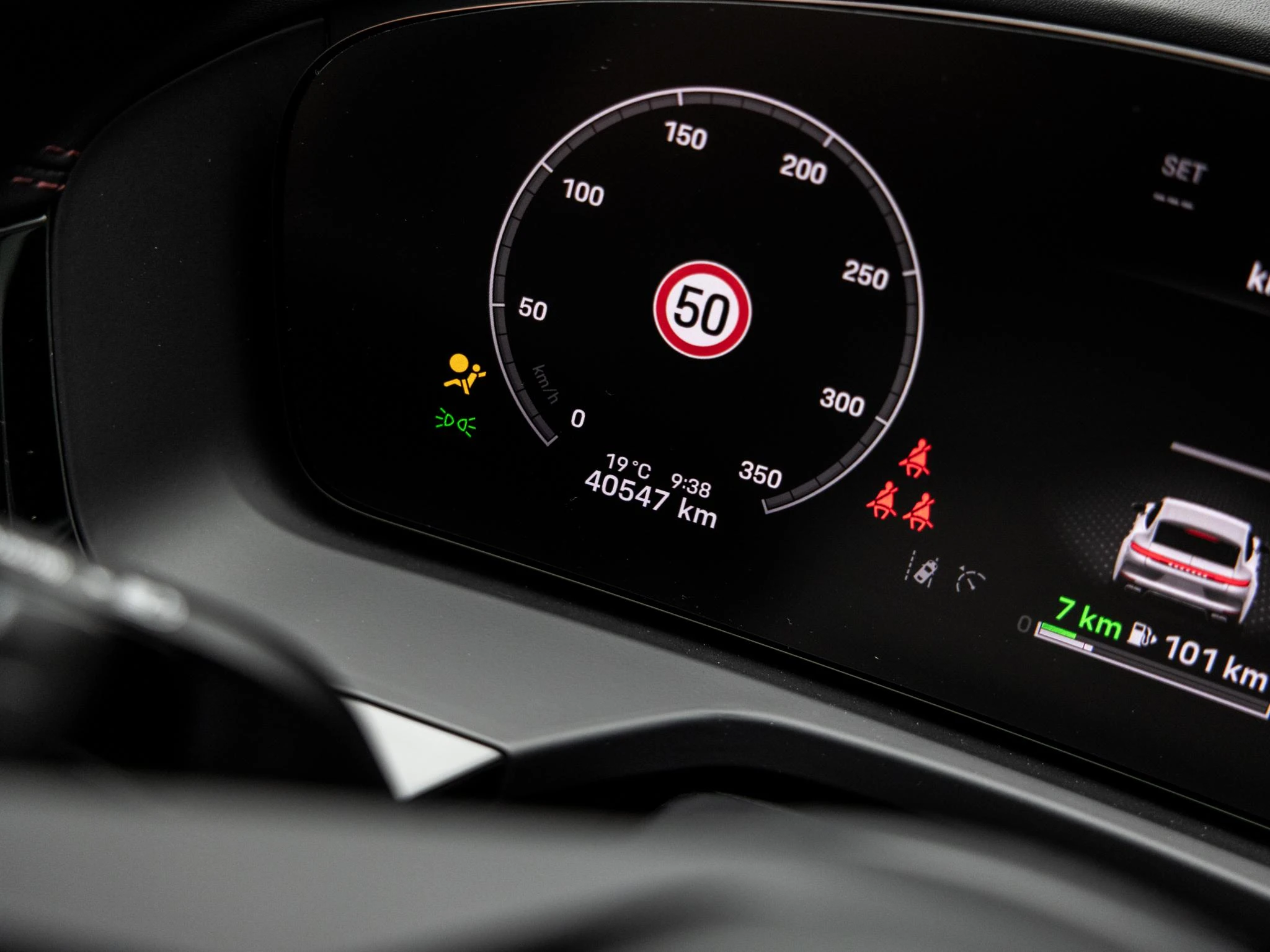 Porsche-Panamera-image-36