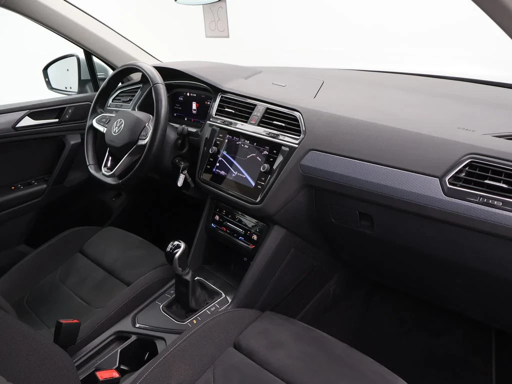 Volkswagen-Tiguan-image-2