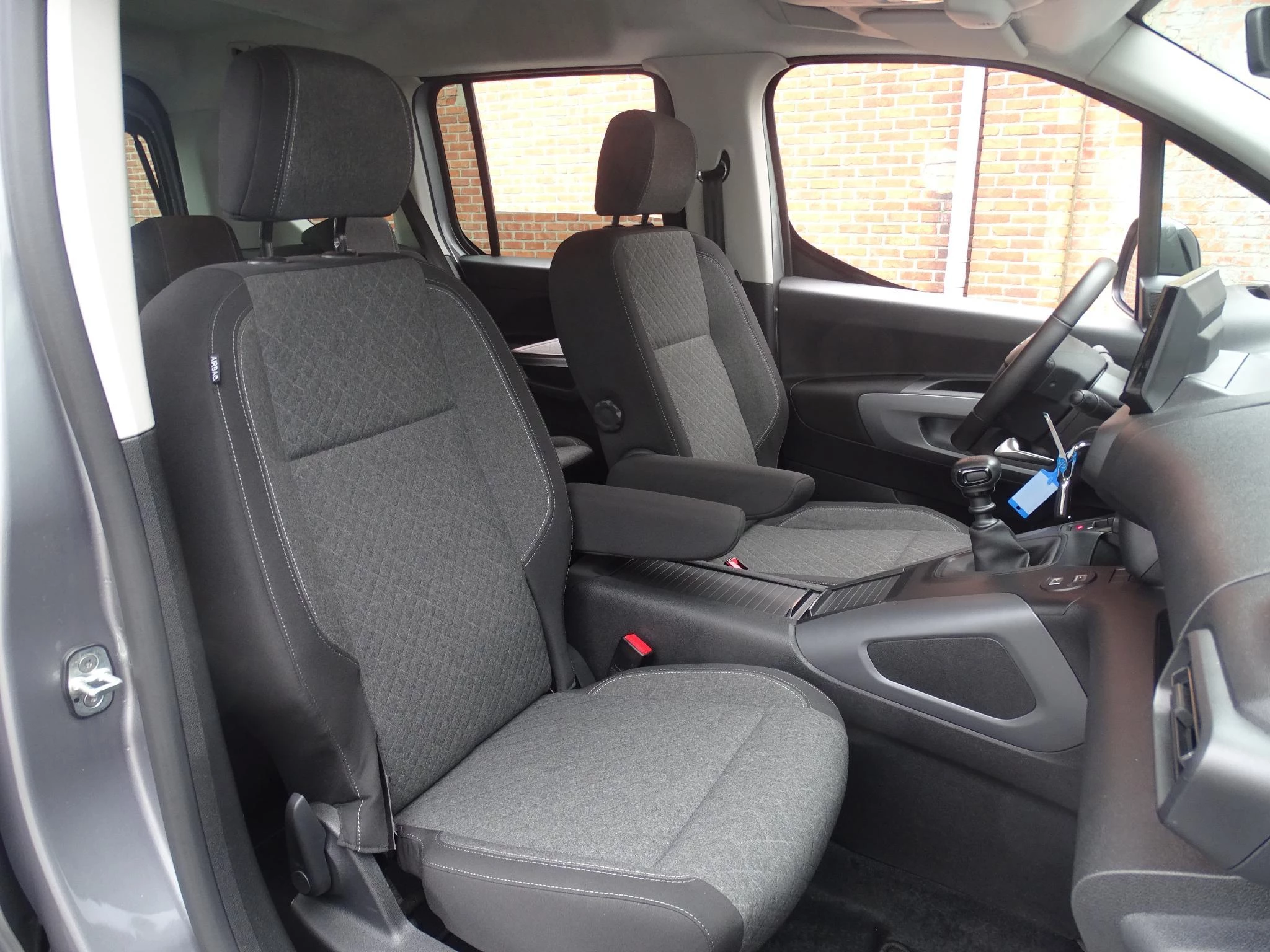 Opel Combo Life 1.2T Edition+gps+camera+park pilot achteraan