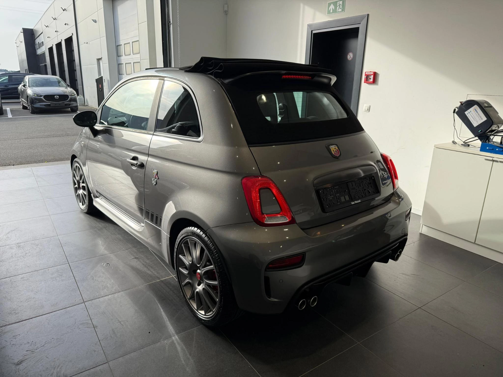 Abarth-500C-image-3