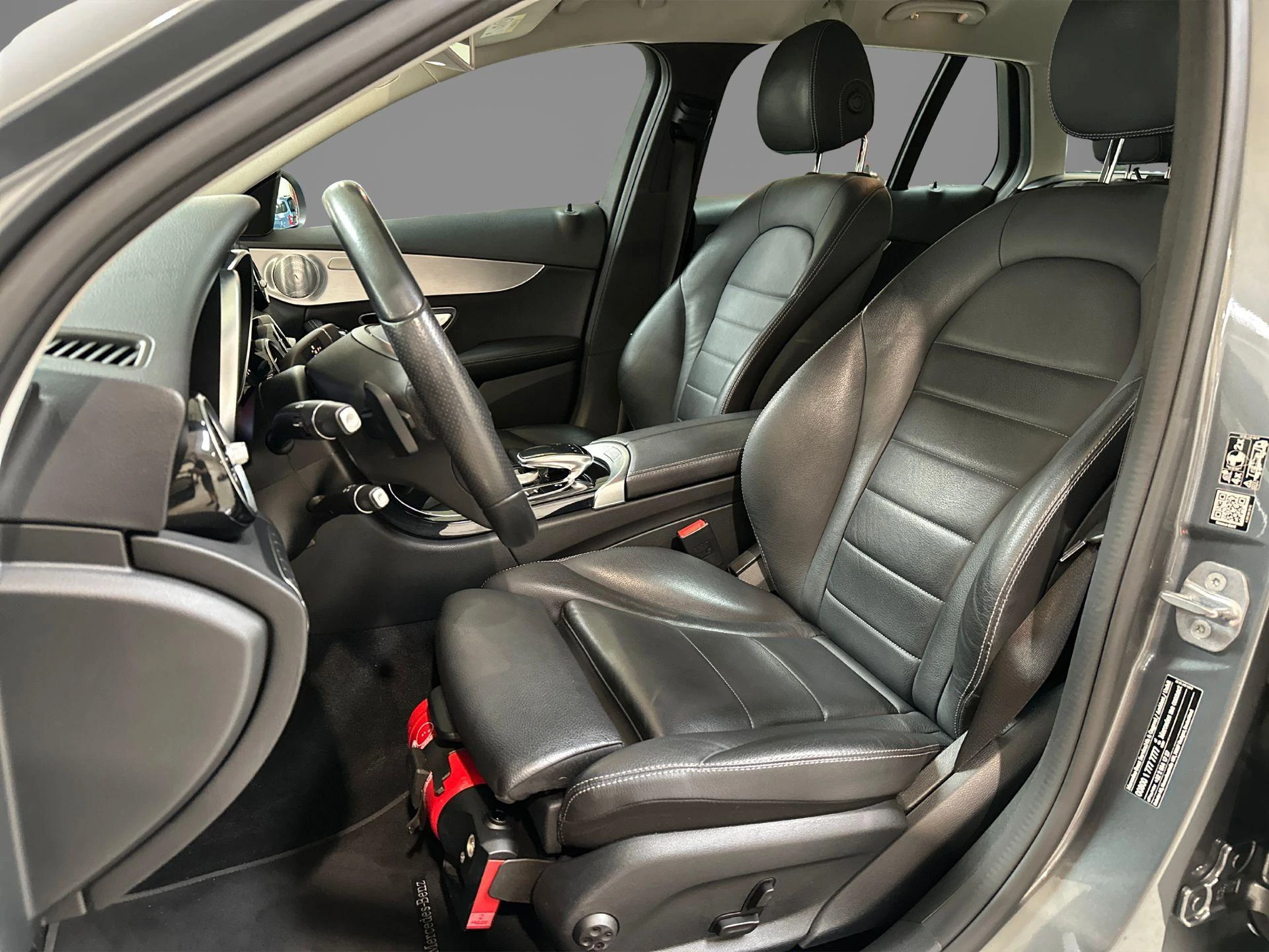 Mercedes-Benz-C-Klasse-image-30