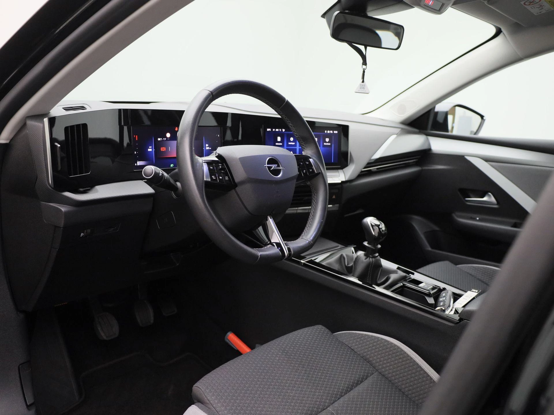 Opel-Astra-image-25