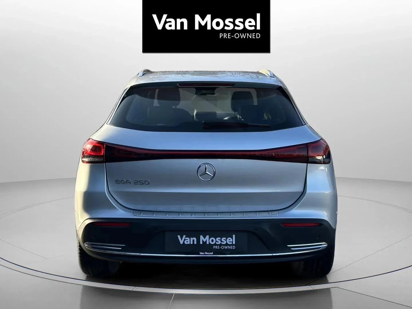 Mercedes-Benz-EQA-image-6