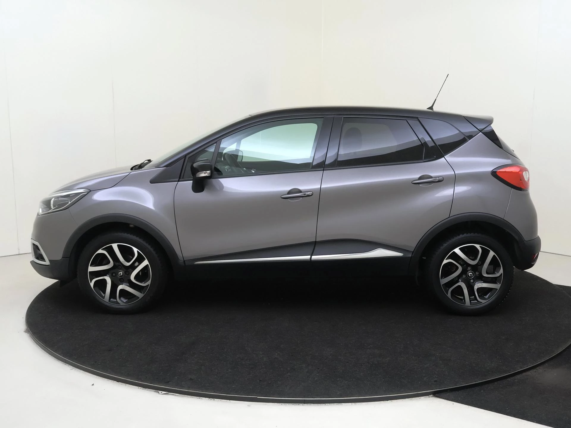Renault-Captur-image-7